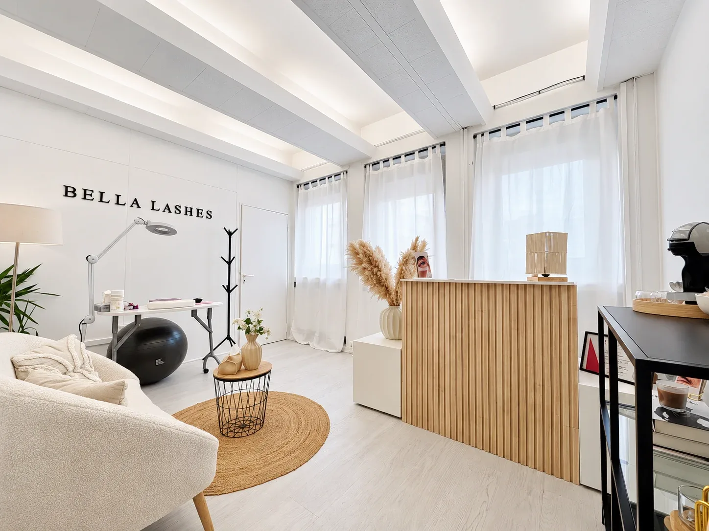 Bella lashes - Onglerie Marly-le-Roi - OneBooking