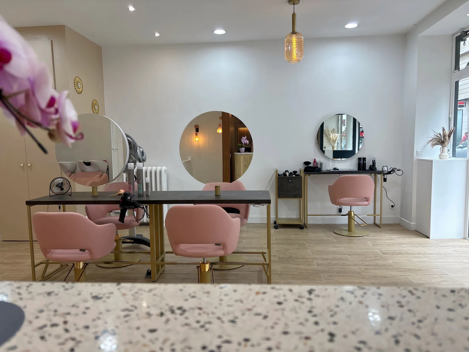 PAMPA ATELIER DE COIFFURE - Onglerie Boulogne-Billancourt - OneBooking