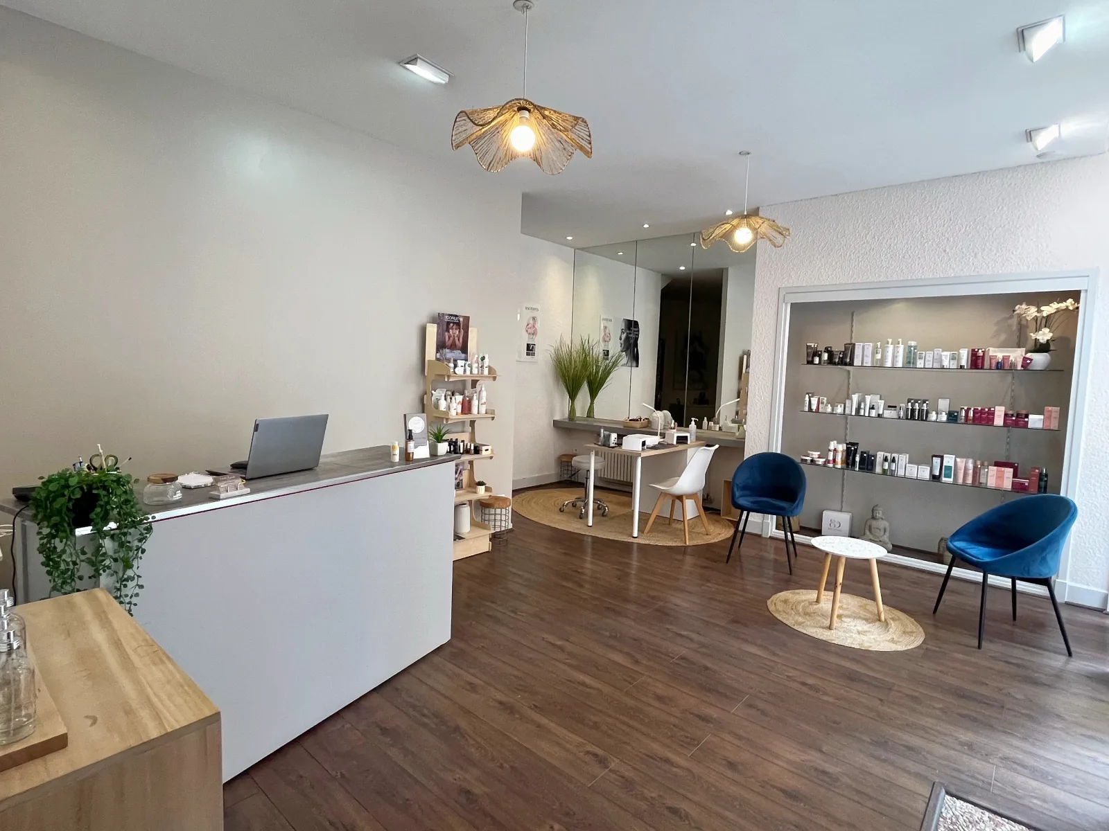 Escale Beauté - Onglerie Roanne - OneBooking