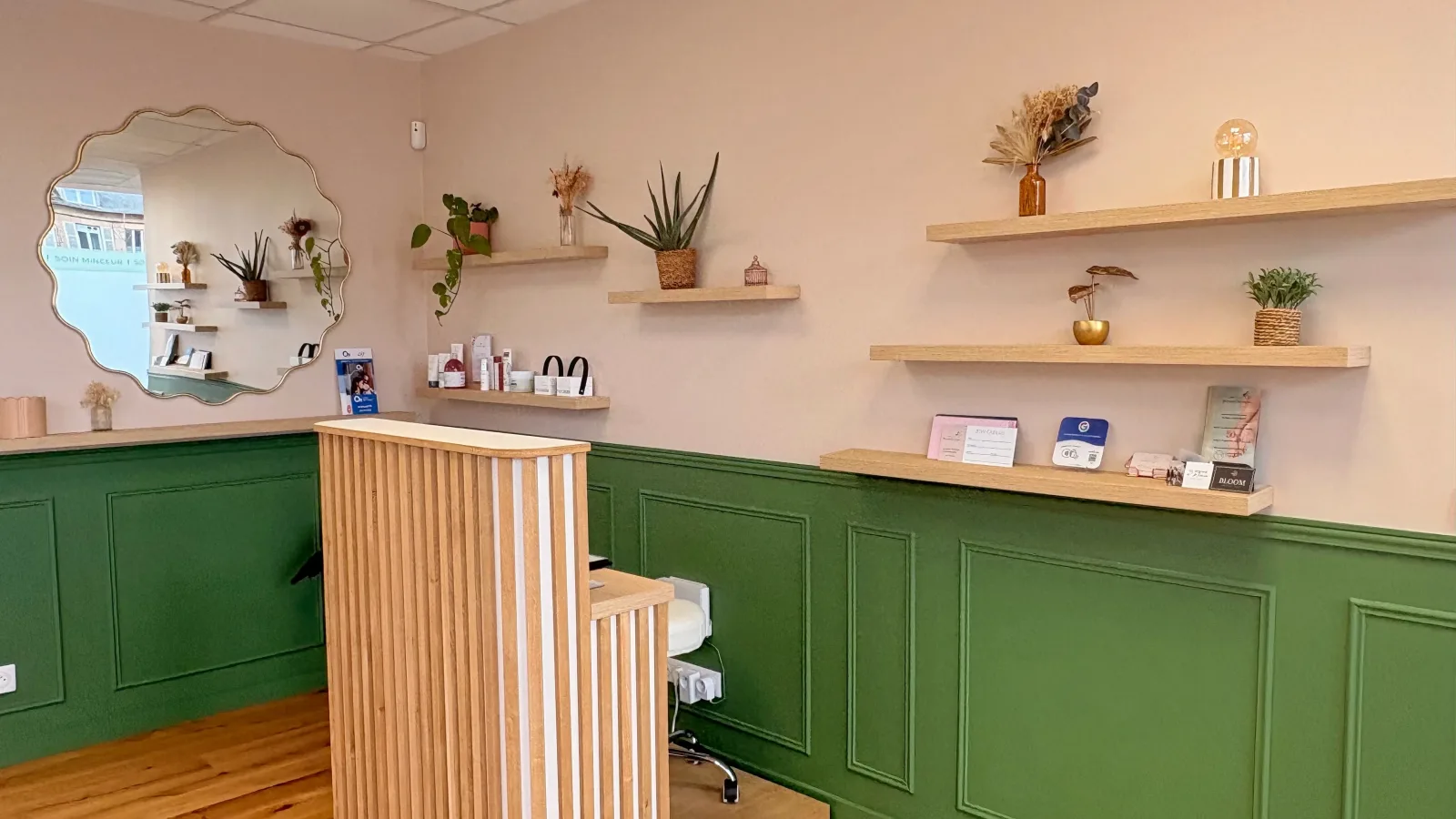 Institut DermaThérapie - Institut de beauté Moulins - OneBooking