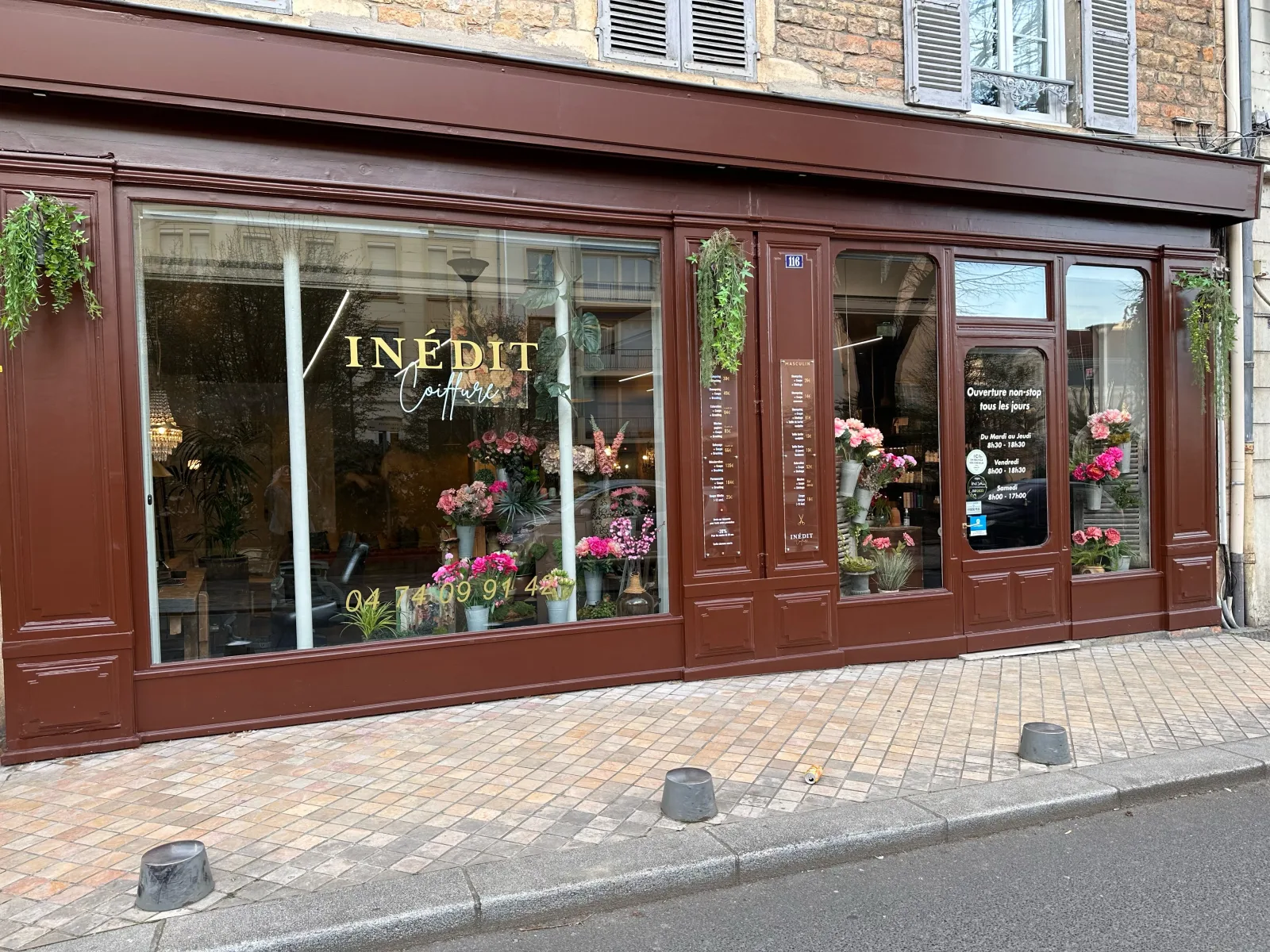 Inédit coiffure - Coiffure Villefranche-sur-Saône - OneBooking
