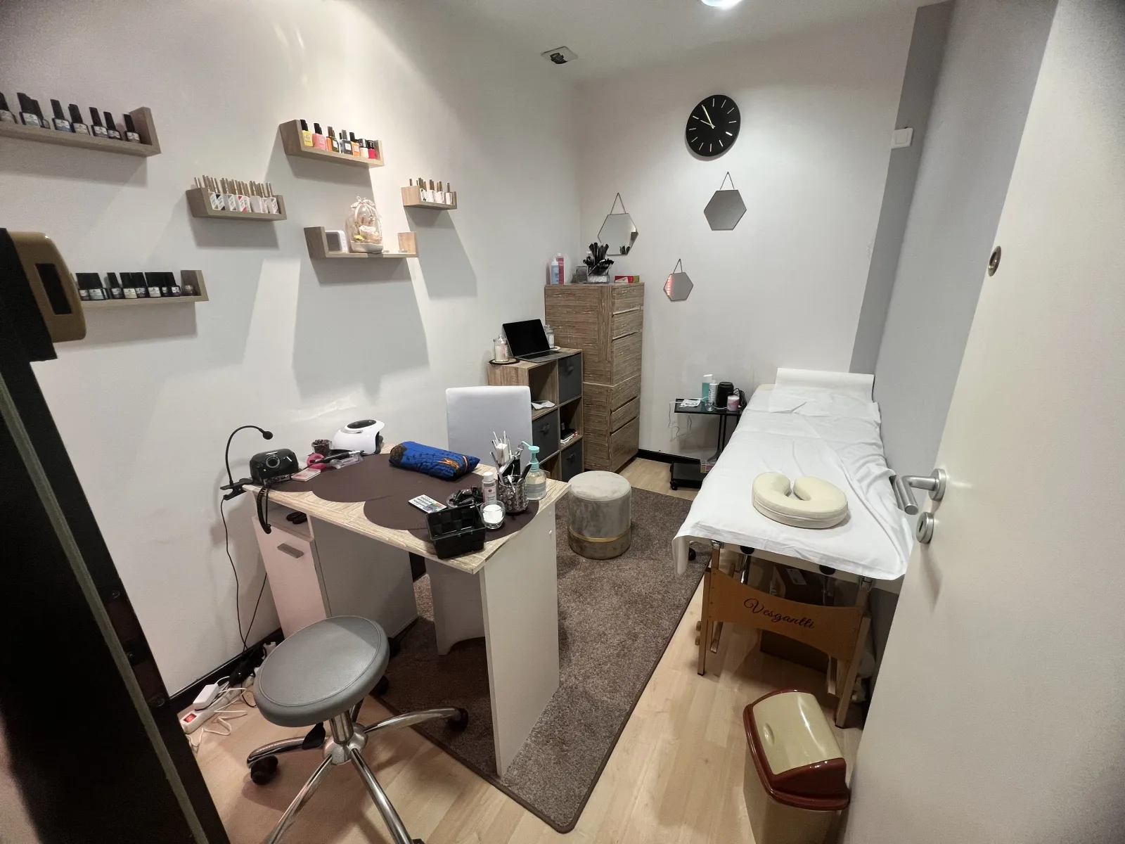 Beauty&Nail's by Nessy - Massage Melun - OneBooking