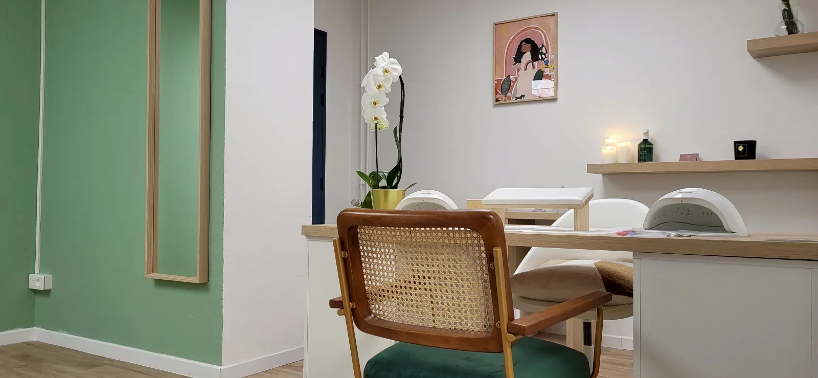 Parapharmacie pour Tous - Onglerie Elbeuf - OneBooking