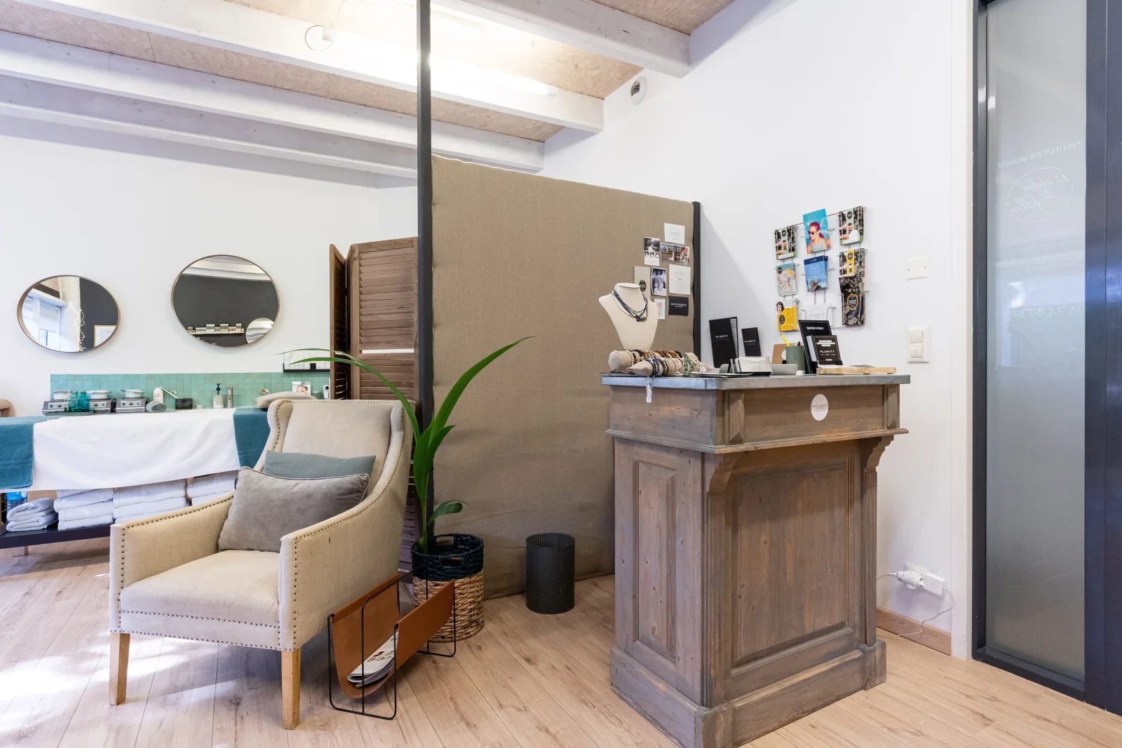 L’atelier des Filles - Onglerie L'Isle-sur-la-Sorgue - OneBooking