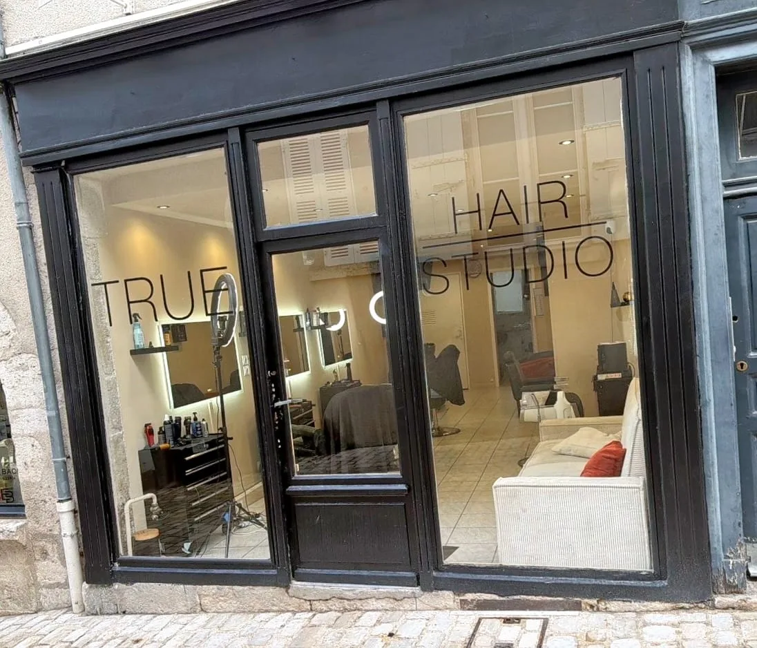 True Hair Studio - Barbier Blois - OneBooking