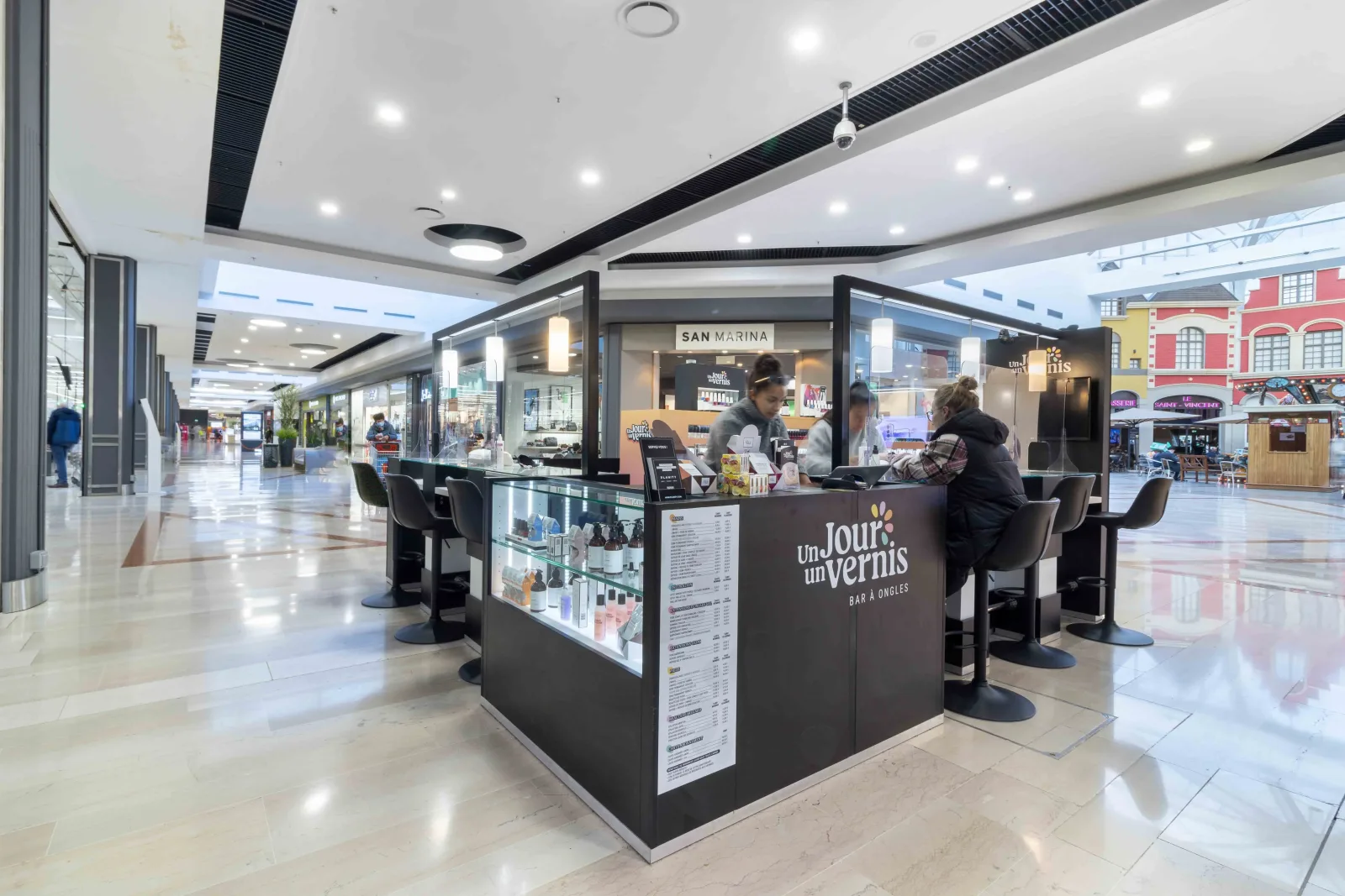 Un Jour un Vernis - Onglerie Faches-Thumesnil - OneBooking