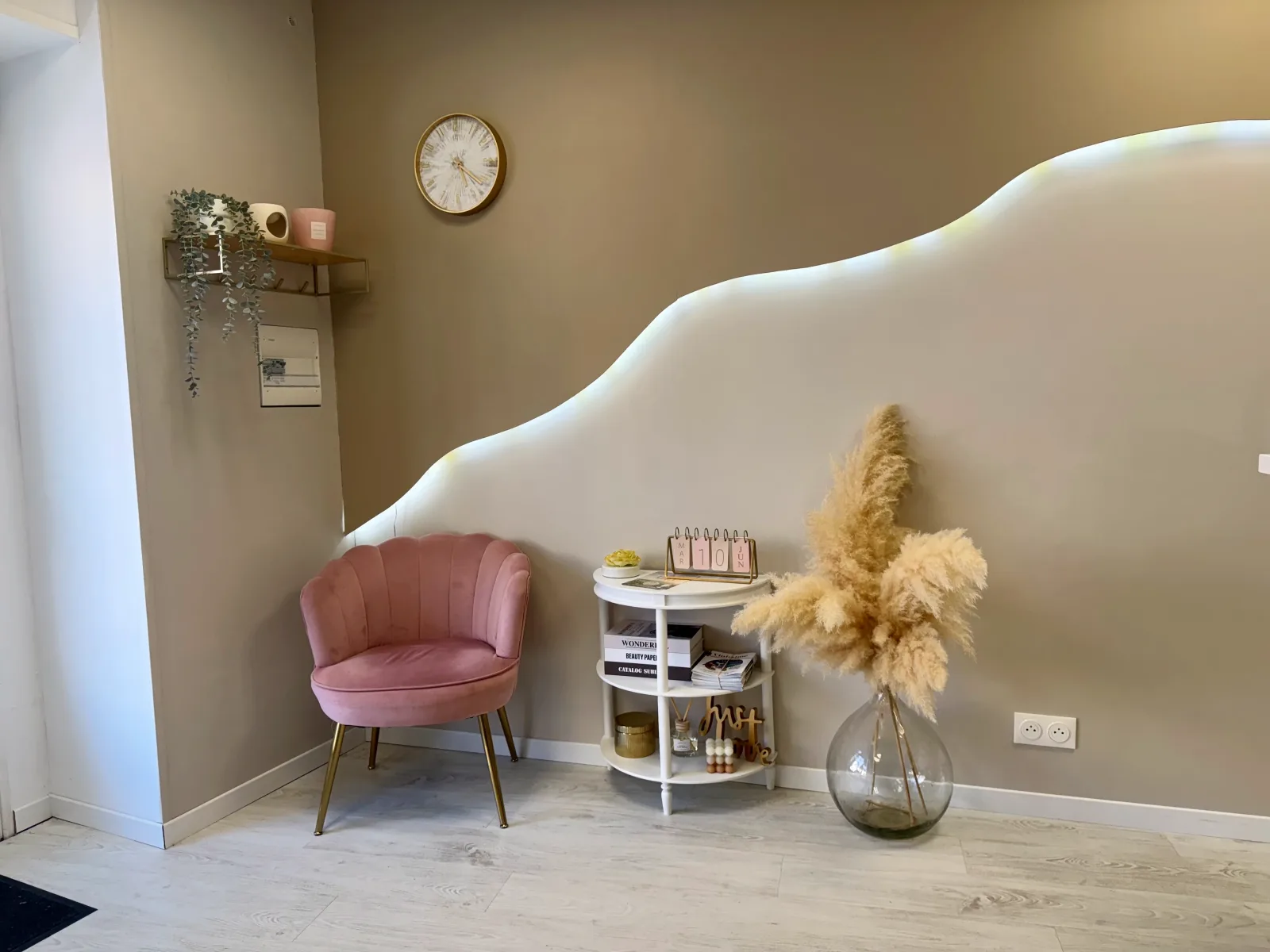Mademoiselle Nail’s - Onglerie Paulhan - OneBooking