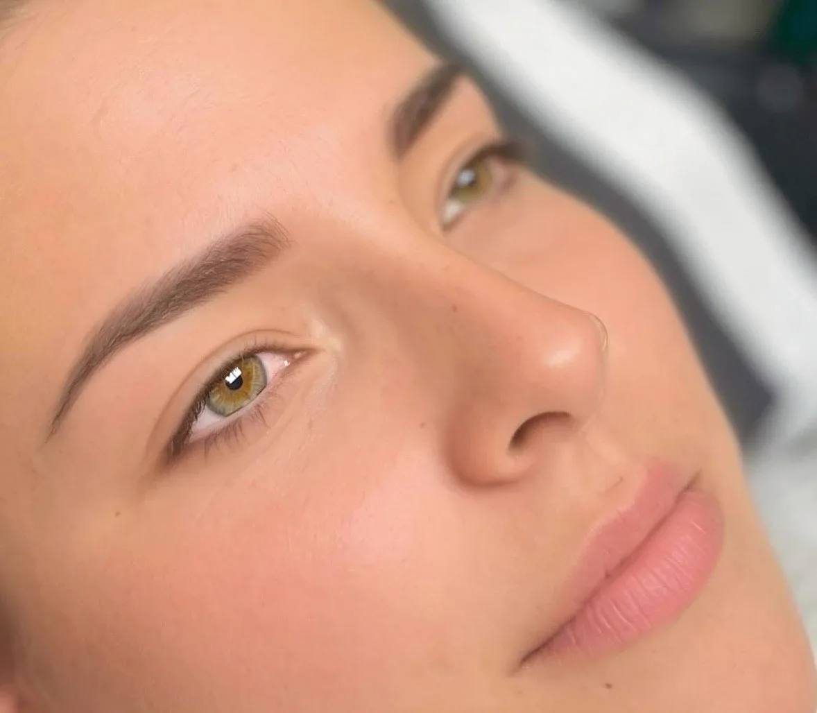 Lise Maquillage - Sourcils & cils Cosne-Cours-sur-Loire - OneBooking