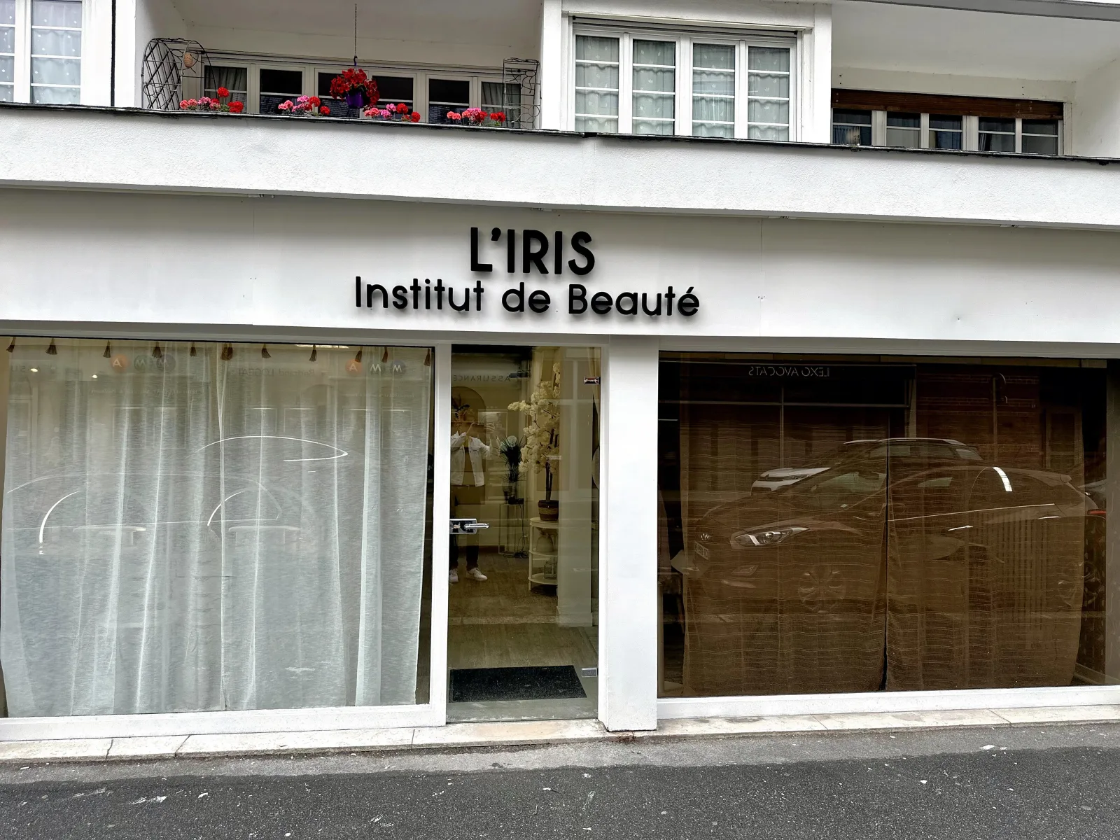 L’iris - Onglerie Lisieux - OneBooking
