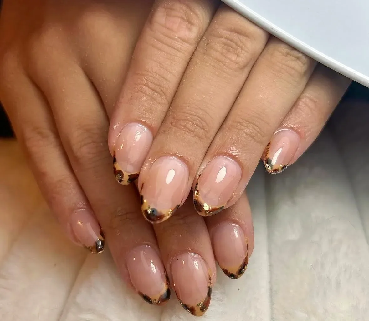 Cécilia M Beauté chez "Le Concept by Jen Dessioux" - Onglerie La Rochelle - OneBooking