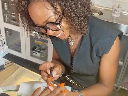 Ongle d’ivoire - Coiffure Oloron-Sainte-Marie - OneBooking