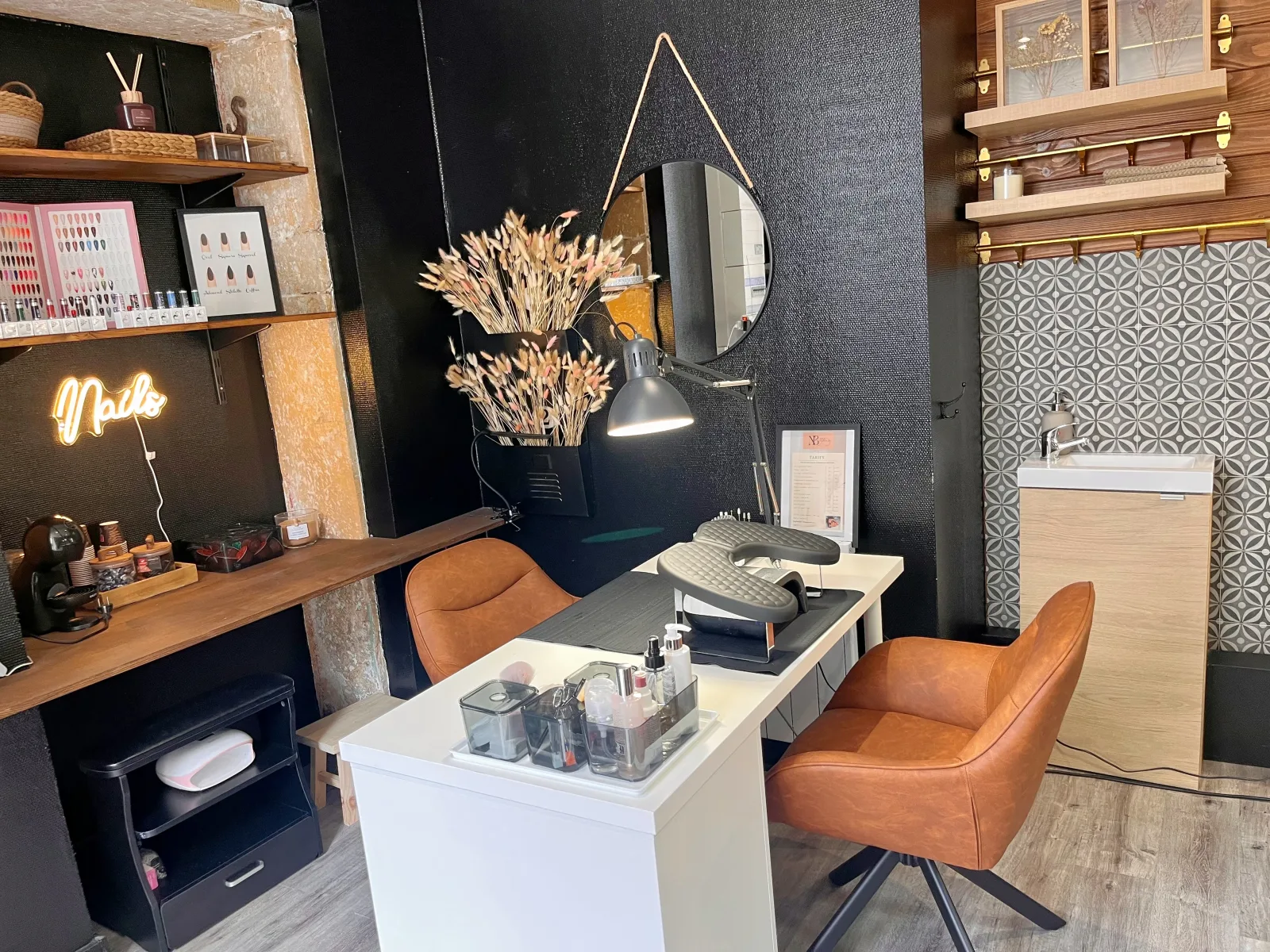 Nails Beaujolais & L'Atelier des Cils - Onglerie Villefranche-sur-Saône - OneBooking