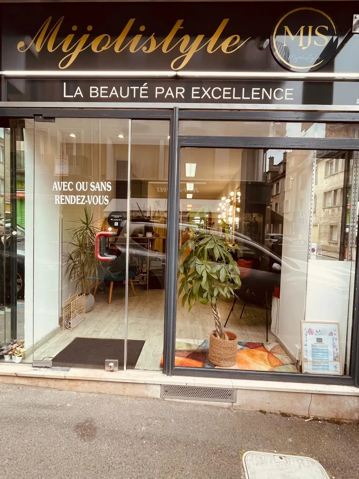 MiJoliStyle - Coiffure Coutances - OneBooking