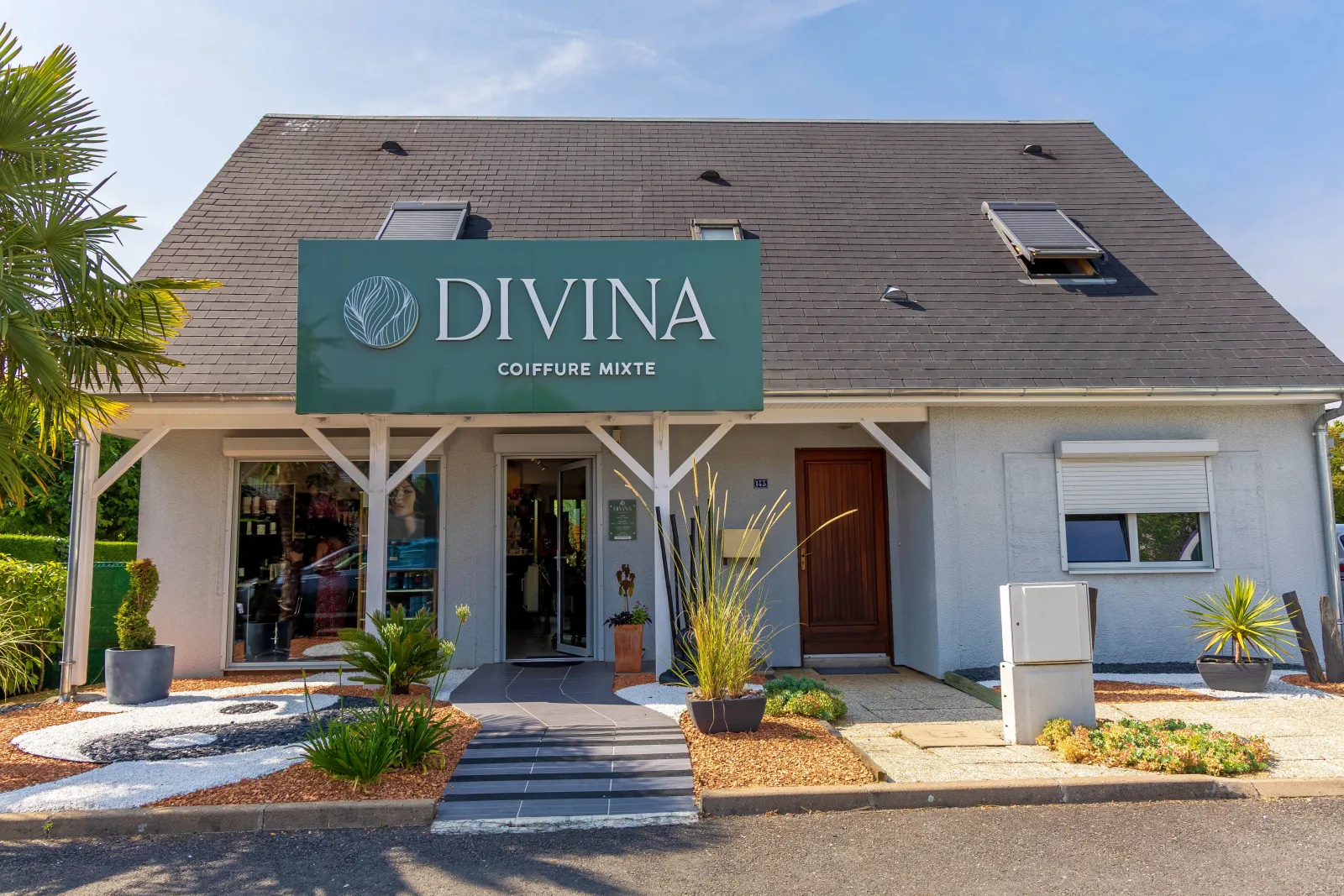 Divina Coiffure - Coiffure Châtellerault - OneBooking