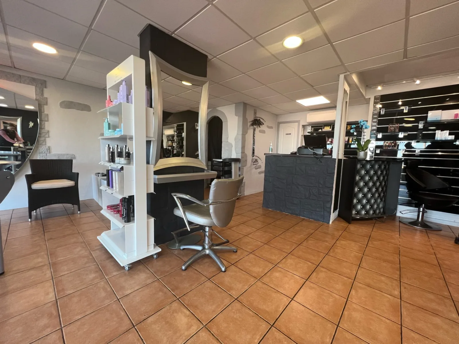 L'instant coiffure Studio - Coiffure Canet-en-Roussillon - OneBooking