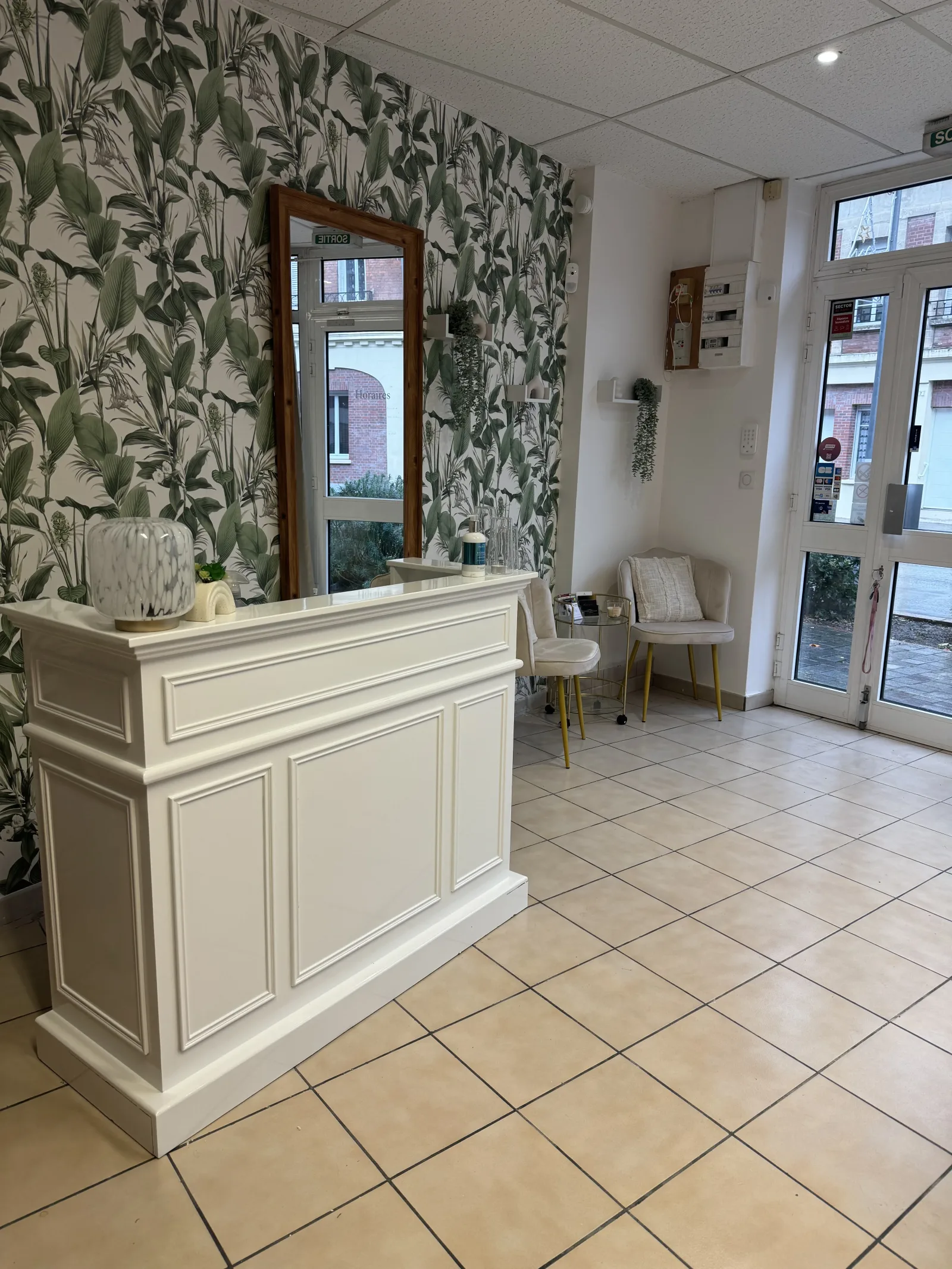 Maison Makena - Coiffure Chauny - OneBooking