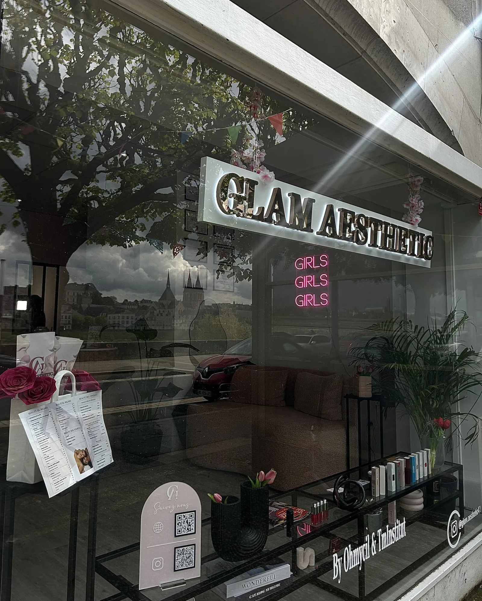 GLAM AESTHETIC - Sourcils & cils Blois - OneBooking
