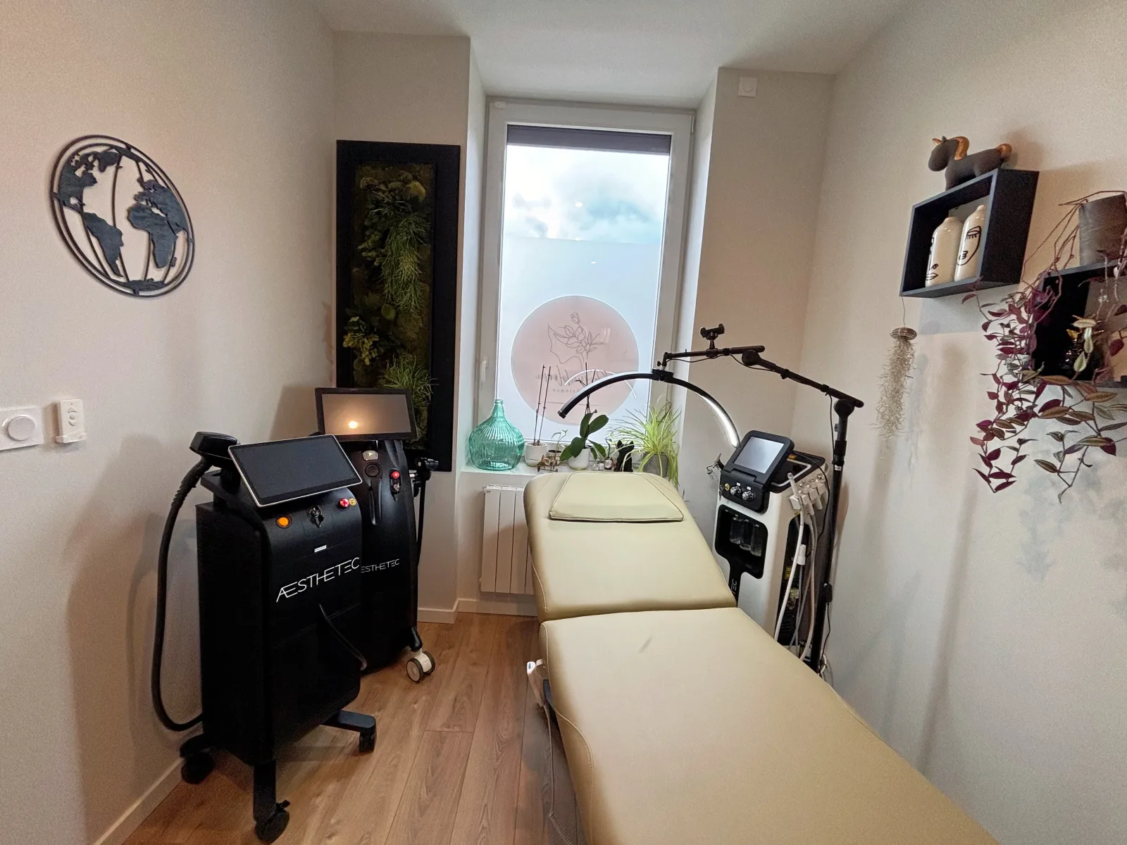 Dermabloom Expérience - Épilation Unieux - Dermabloom Expérience - Photo Galerie - OneBooking