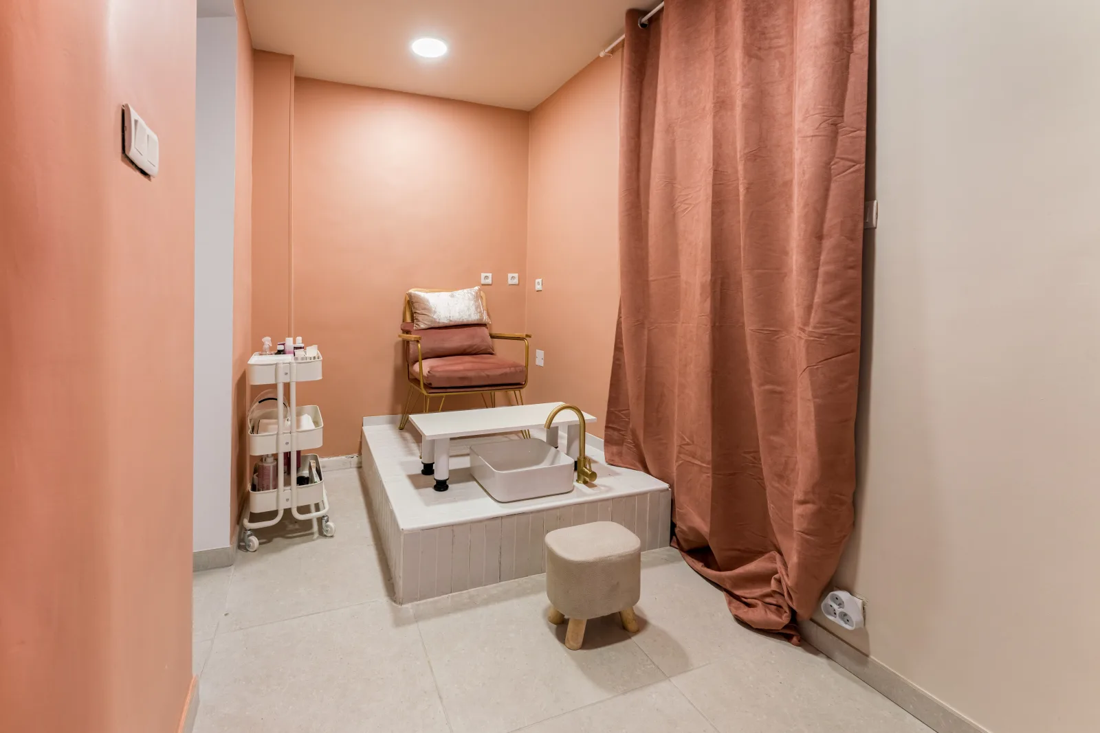 Le salon d’Ela - Onglerie Orange - Le salon d’Ela - Photo Galerie - OneBooking