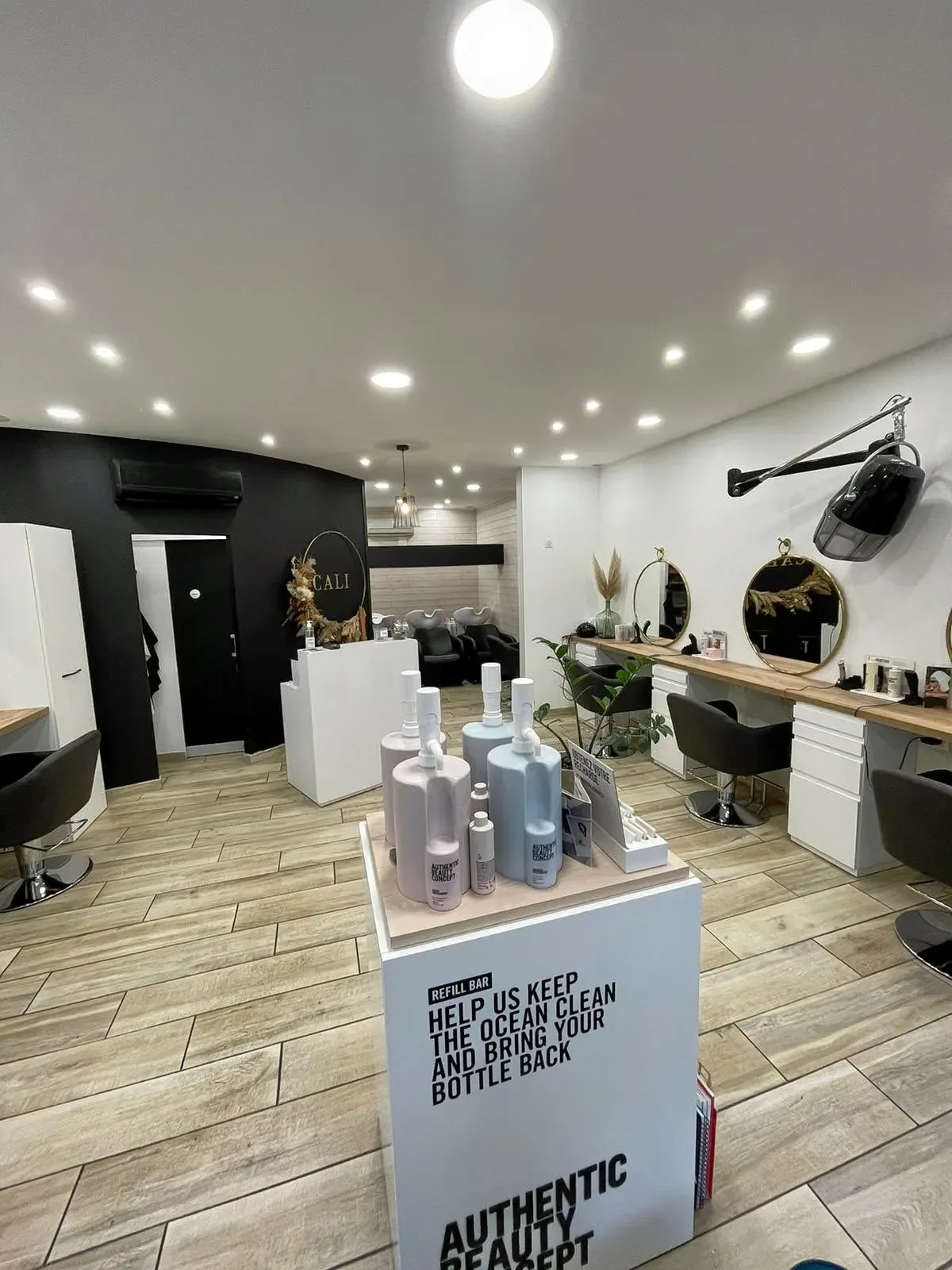 CALI - Coiffure Vichy - CALI - Photo Galerie - OneBooking
