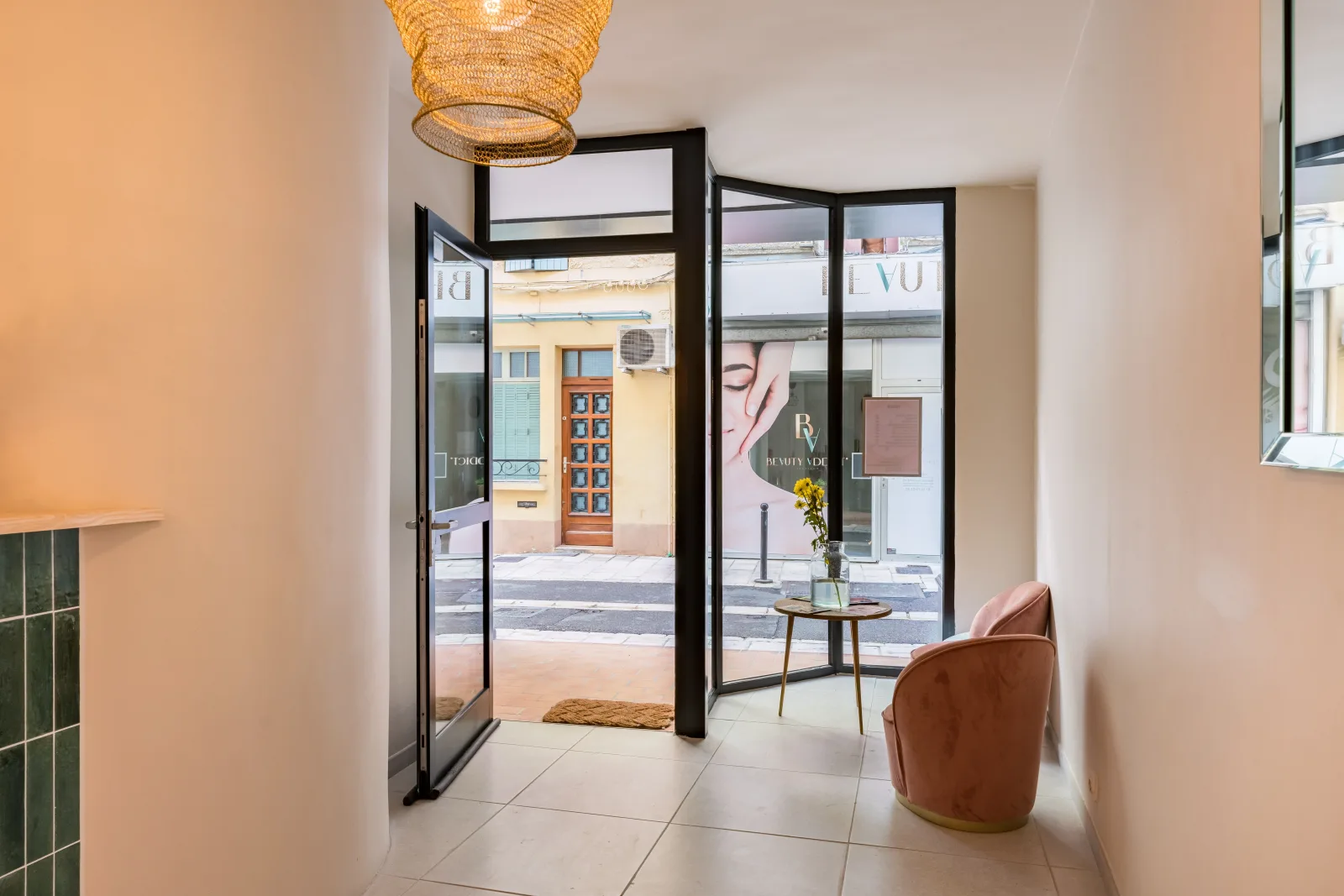 Le salon d’Ela - Onglerie Orange - Le salon d’Ela - Photo Galerie - OneBooking