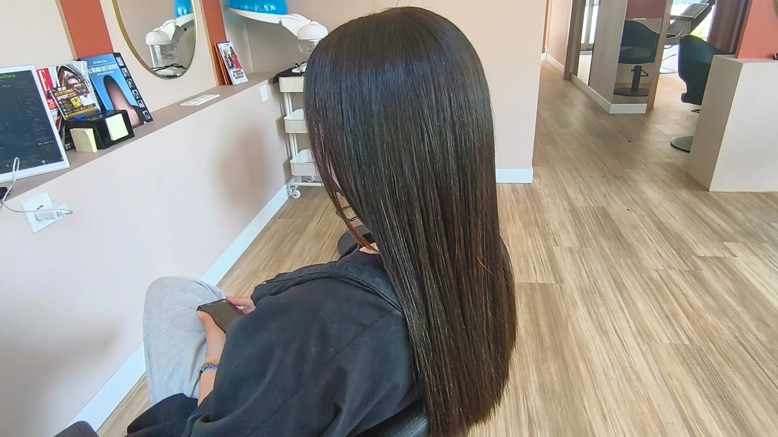 Ello Hair Coiffure - Coiffure Mouans-Sartoux - Ello Hair Coiffure - Photo Galerie - OneBooking