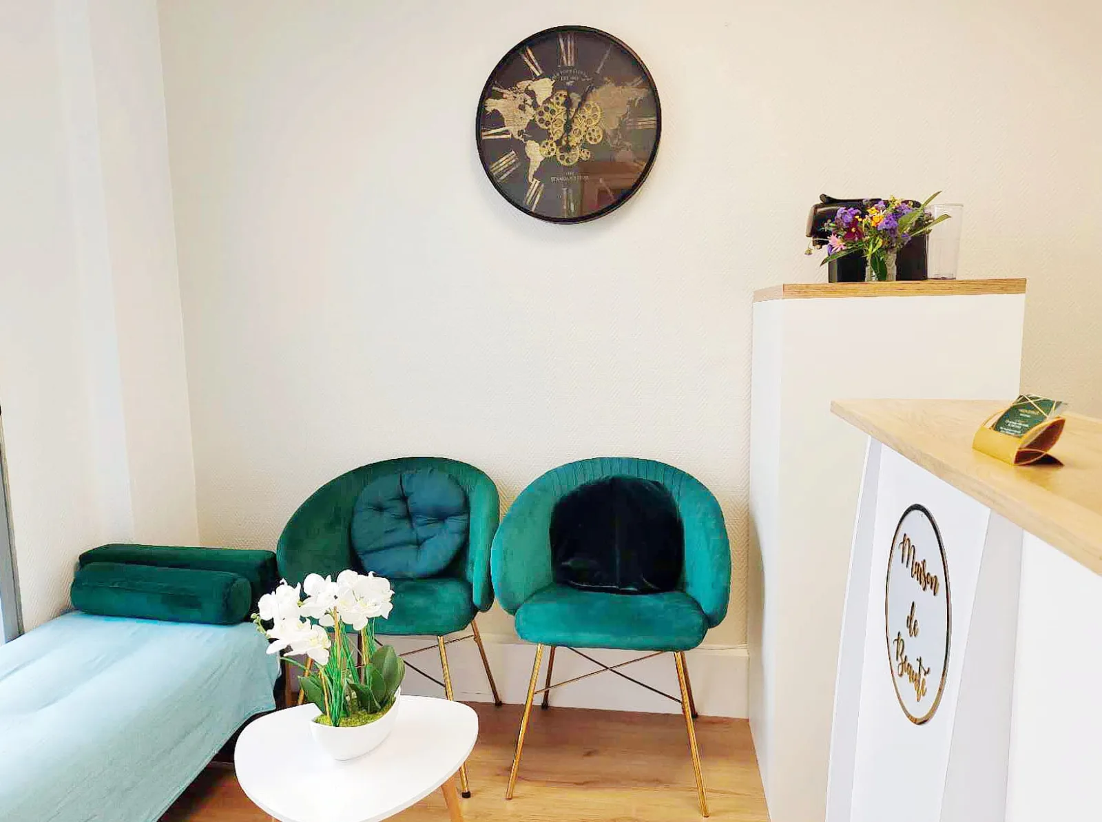 Maison de beauté - Épilation La Rochelle - Maison de beauté - Photo Galerie - OneBooking