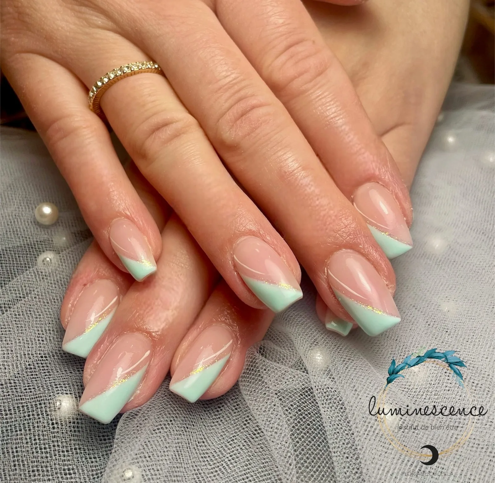 Luminescence - Onglerie Digoin - Luminescence - Photo Galerie - OneBooking