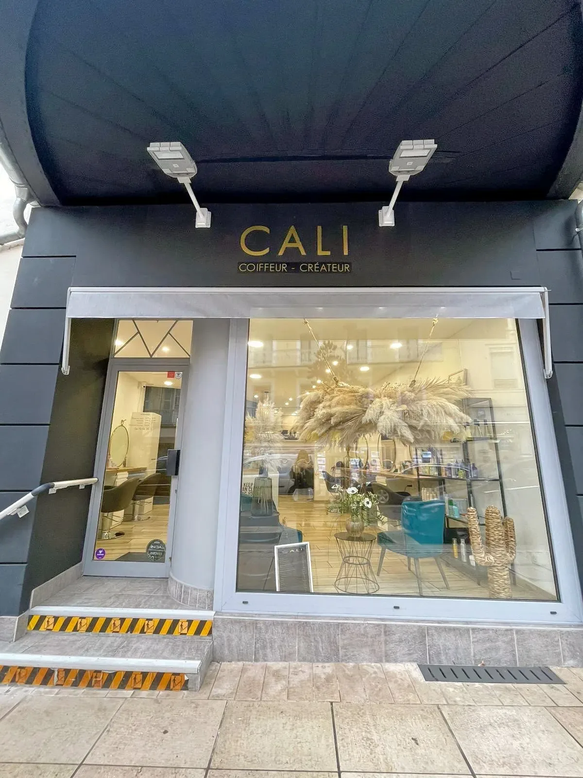 CALI - Coiffure Vichy - CALI - Photo Galerie - OneBooking