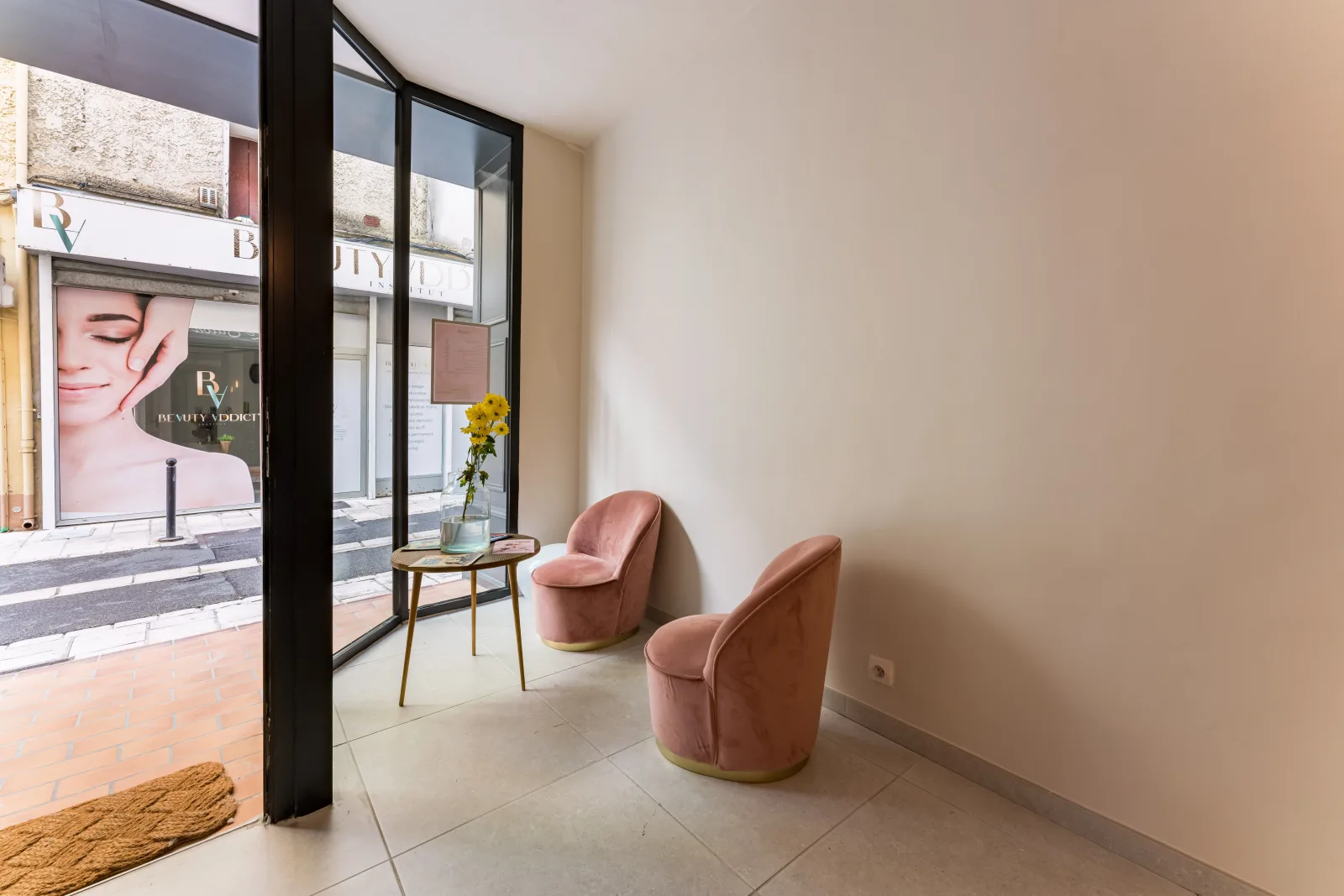 Le salon d’Ela - Onglerie Orange - Le salon d’Ela - Photo Galerie - OneBooking
