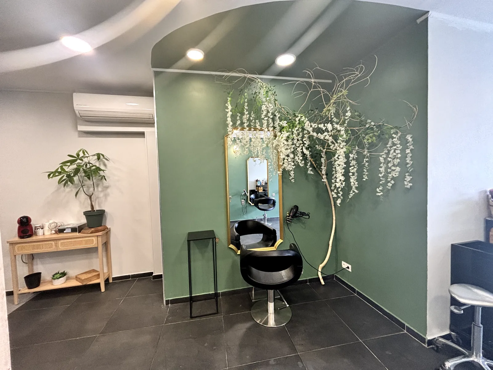 The Beauty - Coiffure Valenciennes - The Beauty - Photo Galerie - OneBooking