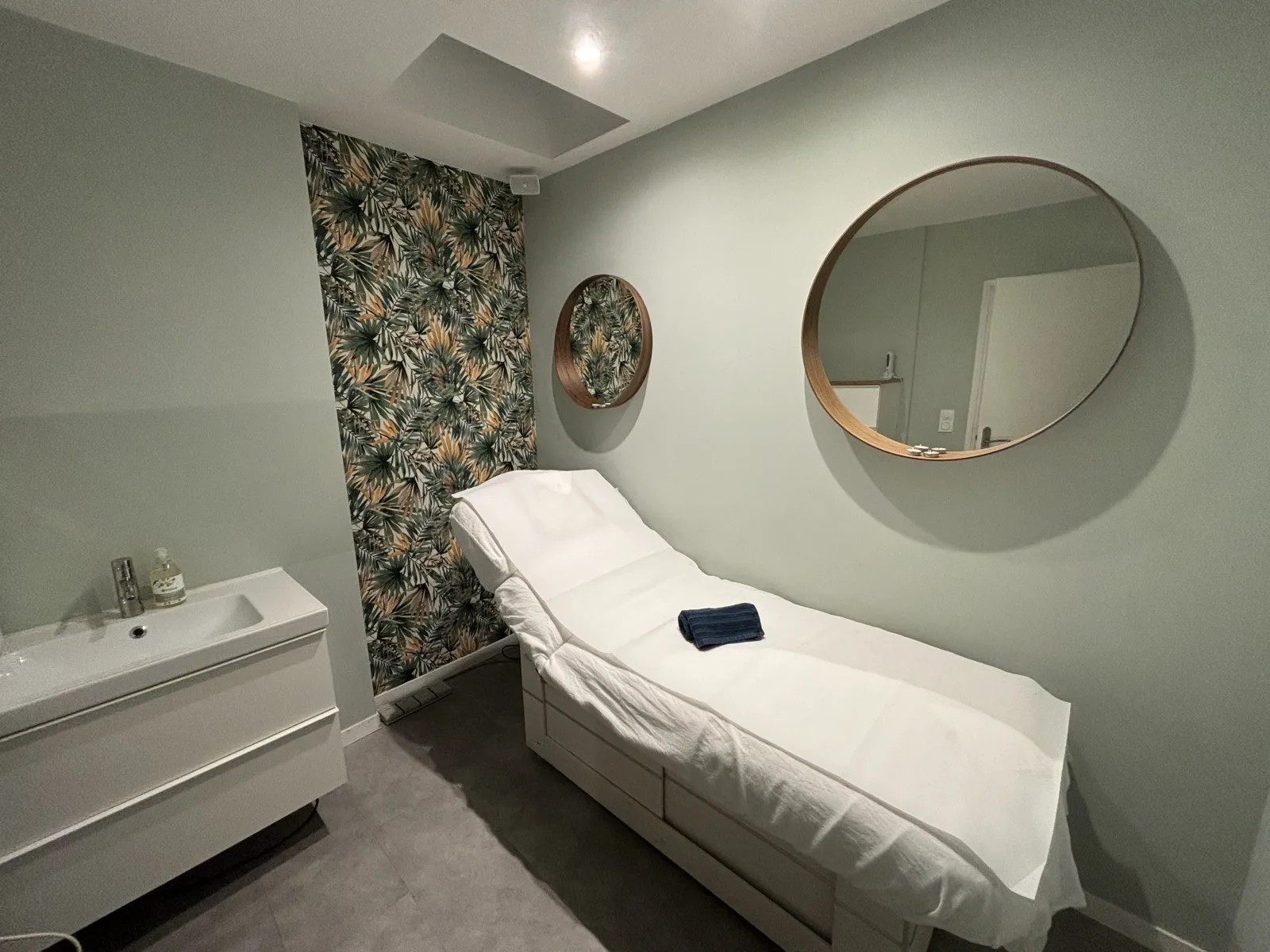 Alice institut - Onglerie La Rochelle - Alice institut - Photo Galerie - OneBooking