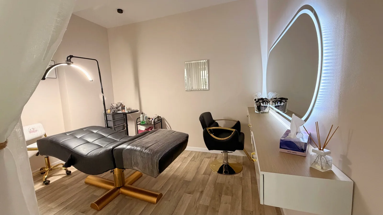 Özlem Beauty - Institut de beauté Saint-Avold - Özlem Beauty - Photo Galerie - OneBooking