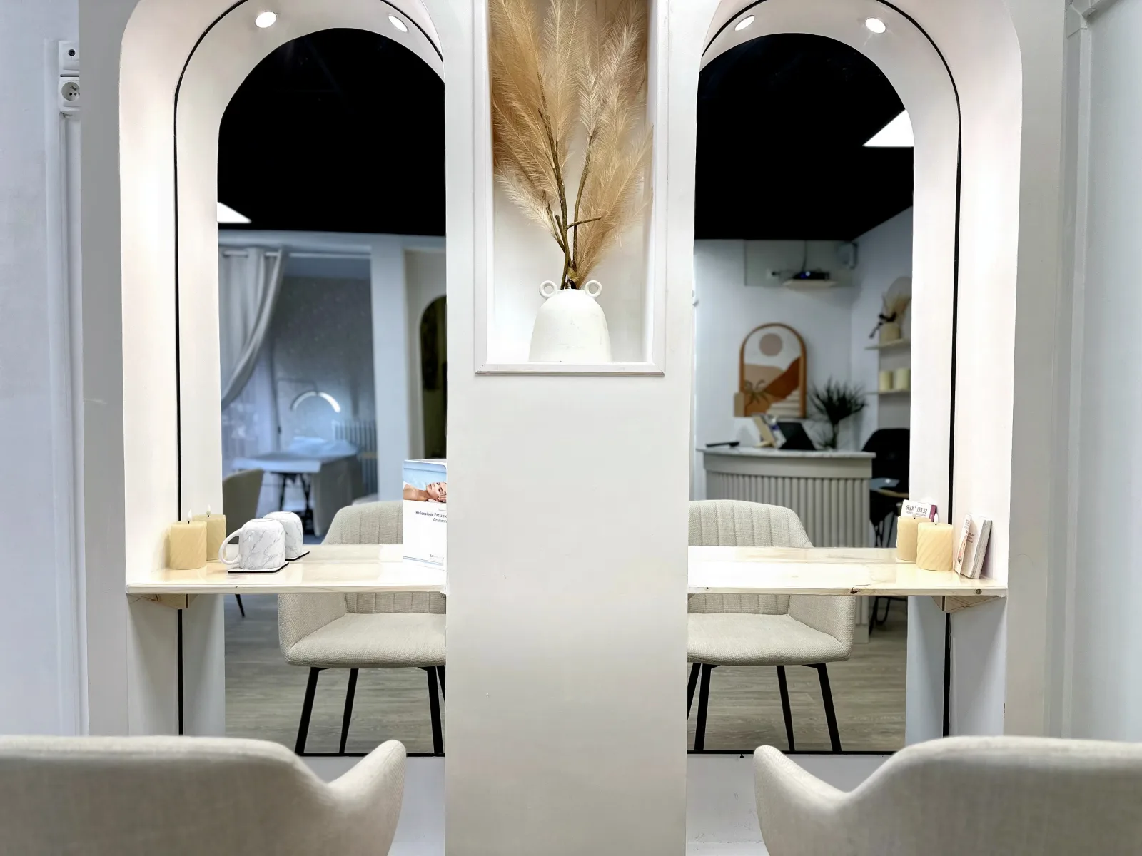 L’iris - Onglerie Lisieux - L’iris - Photo Galerie - OneBooking