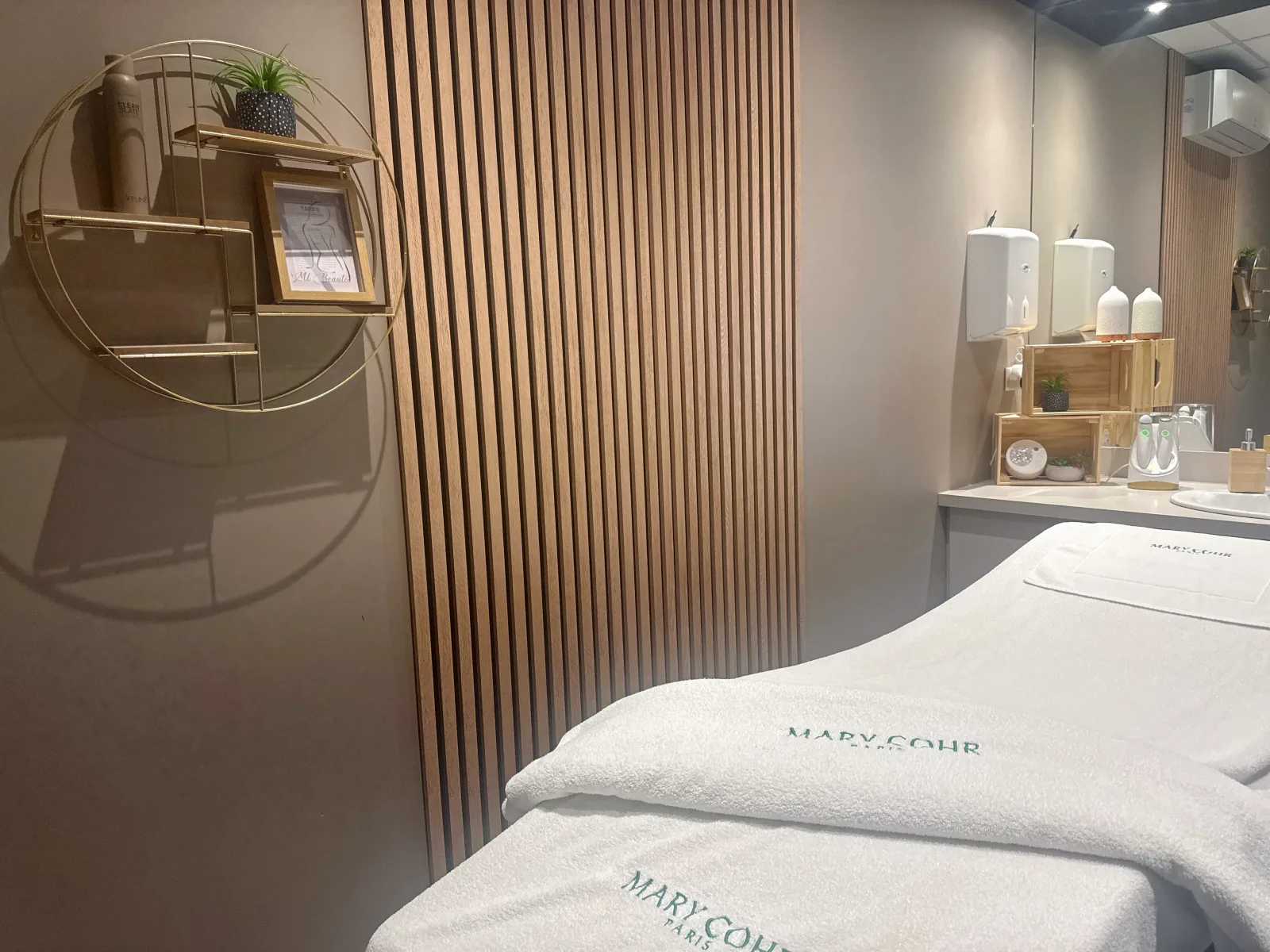 ML Beauté - Institut de beauté Lempdes - ML Beauté - Photo Galerie - OneBooking