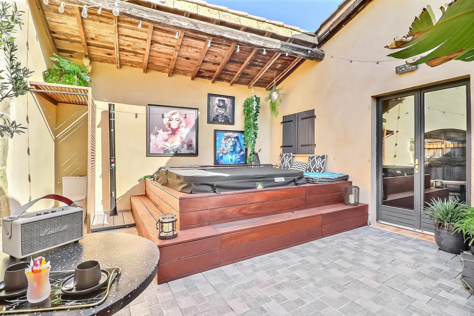 La Vermeillade Suites & SPAs - Massage Congénies - La Vermeillade Suites & SPAs - Photo Galerie - OneBooking