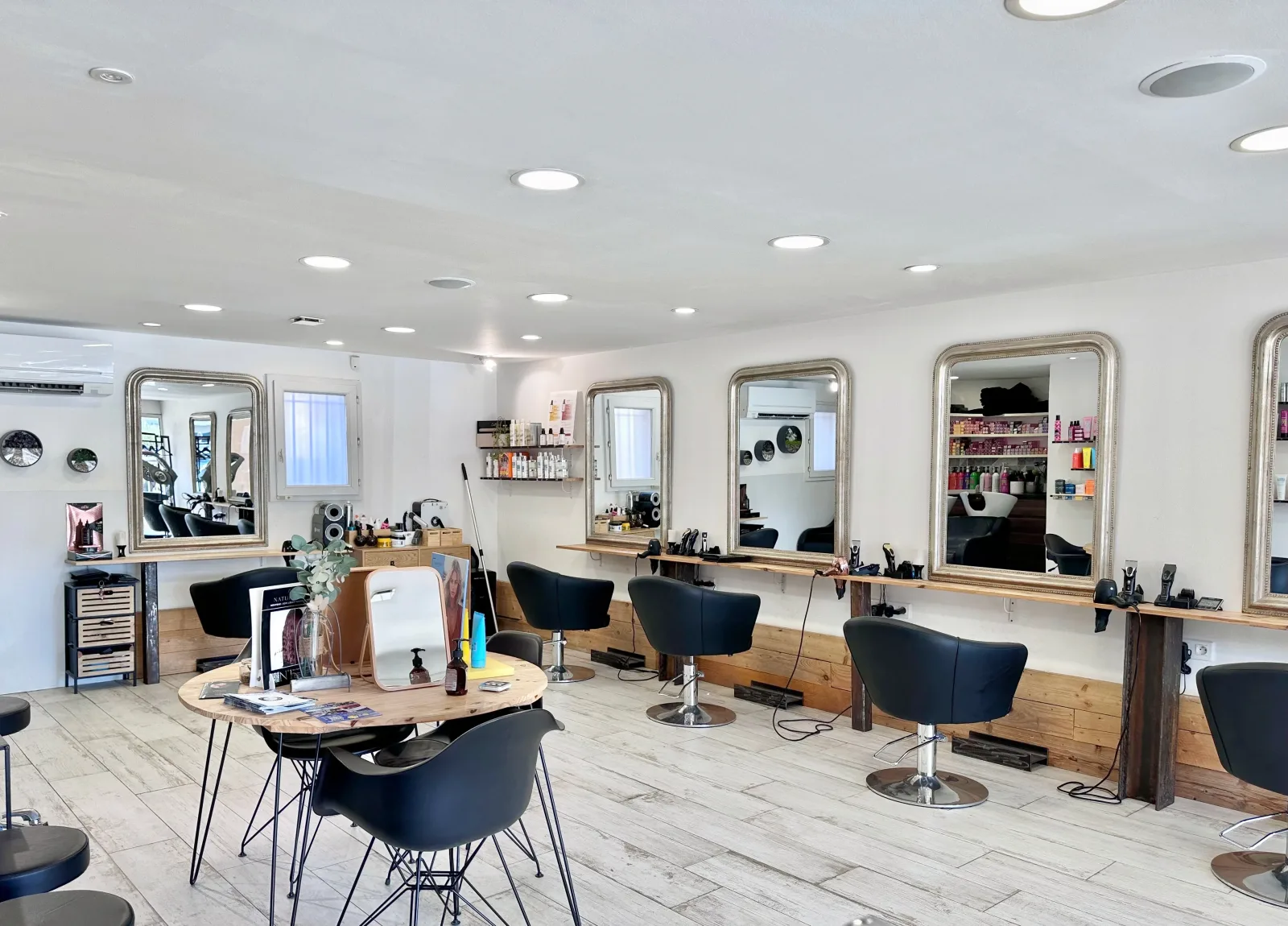 Distroy Coiffure & Barbier By Julie - Coiffure Rousset - Distroy Coiffure & Barbier By Julie - Photo Galerie - OneBooking
