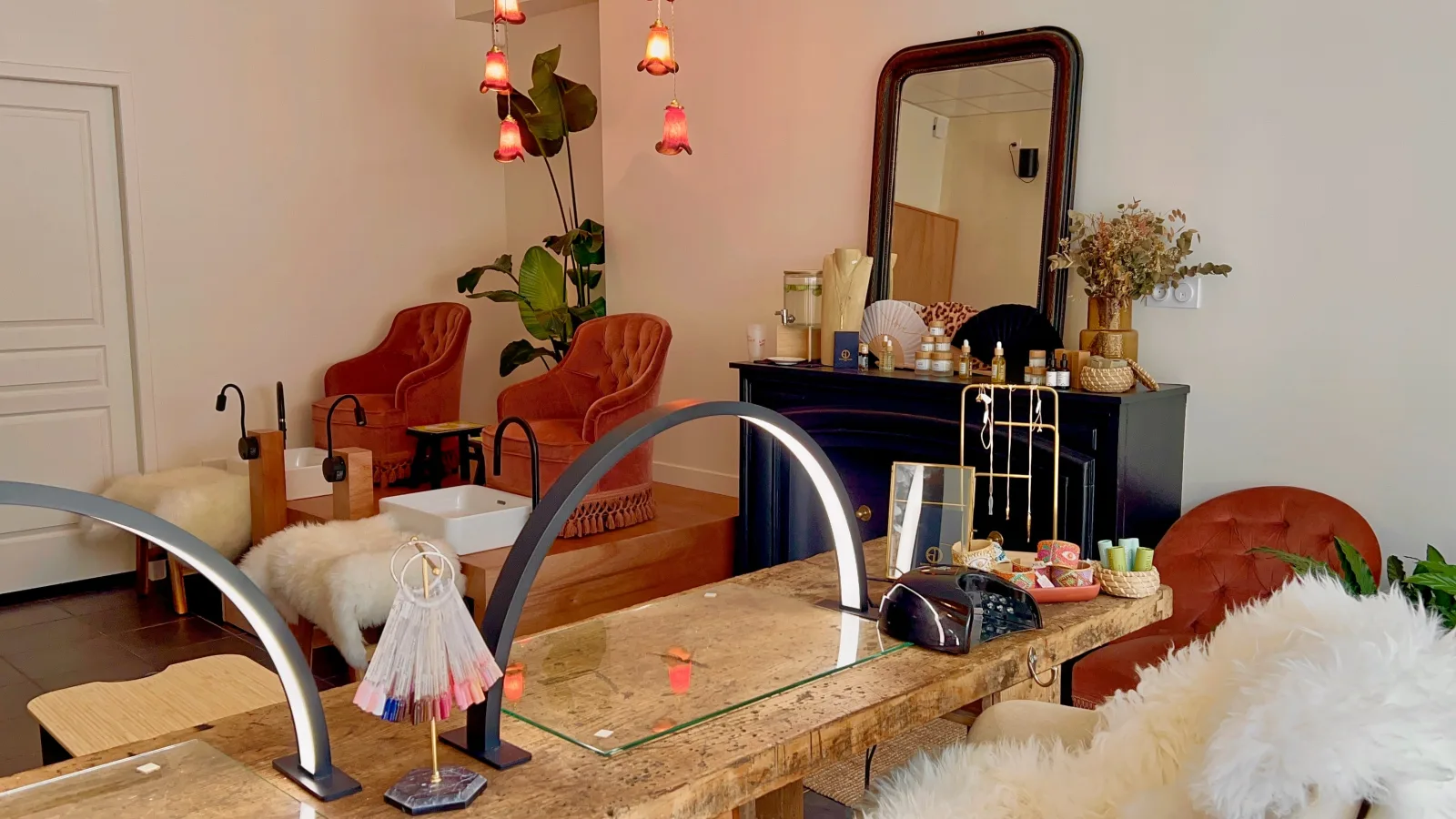 L’Atelier de Retouches - Tassin - Institut de beauté Tassin-la-Demi-Lune - L’Atelier de Retouches - Tassin - Photo Galerie - OneBooking