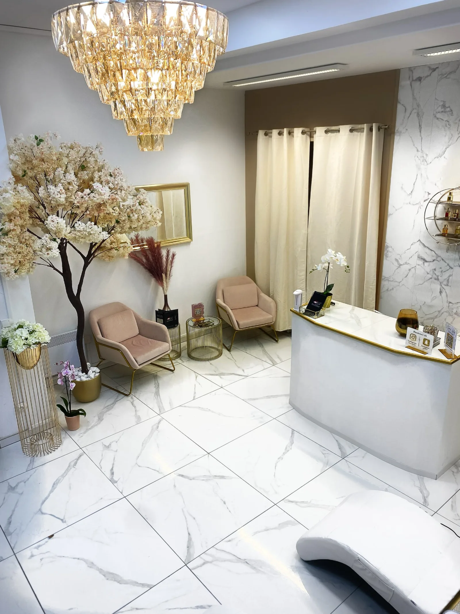Blk Beauty House - Onglerie Strasbourg - Blk Beauty House - Photo Galerie - OneBooking