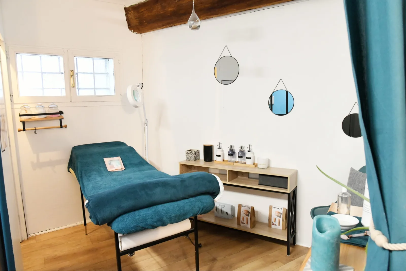 Chloé L’Atelier Beauté - Onglerie Tassin-la-Demi-Lune - Chloé L’Atelier Beauté - Photo Galerie - OneBooking