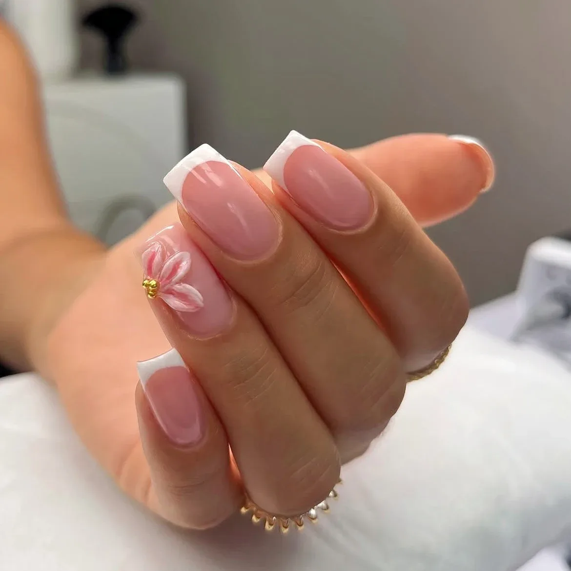 Nails Beaujolais & L'Atelier des Cils - Onglerie Villefranche-sur-Saône - Nails Beaujolais & L'Atelier des Cils - Photo Galerie - OneBooking