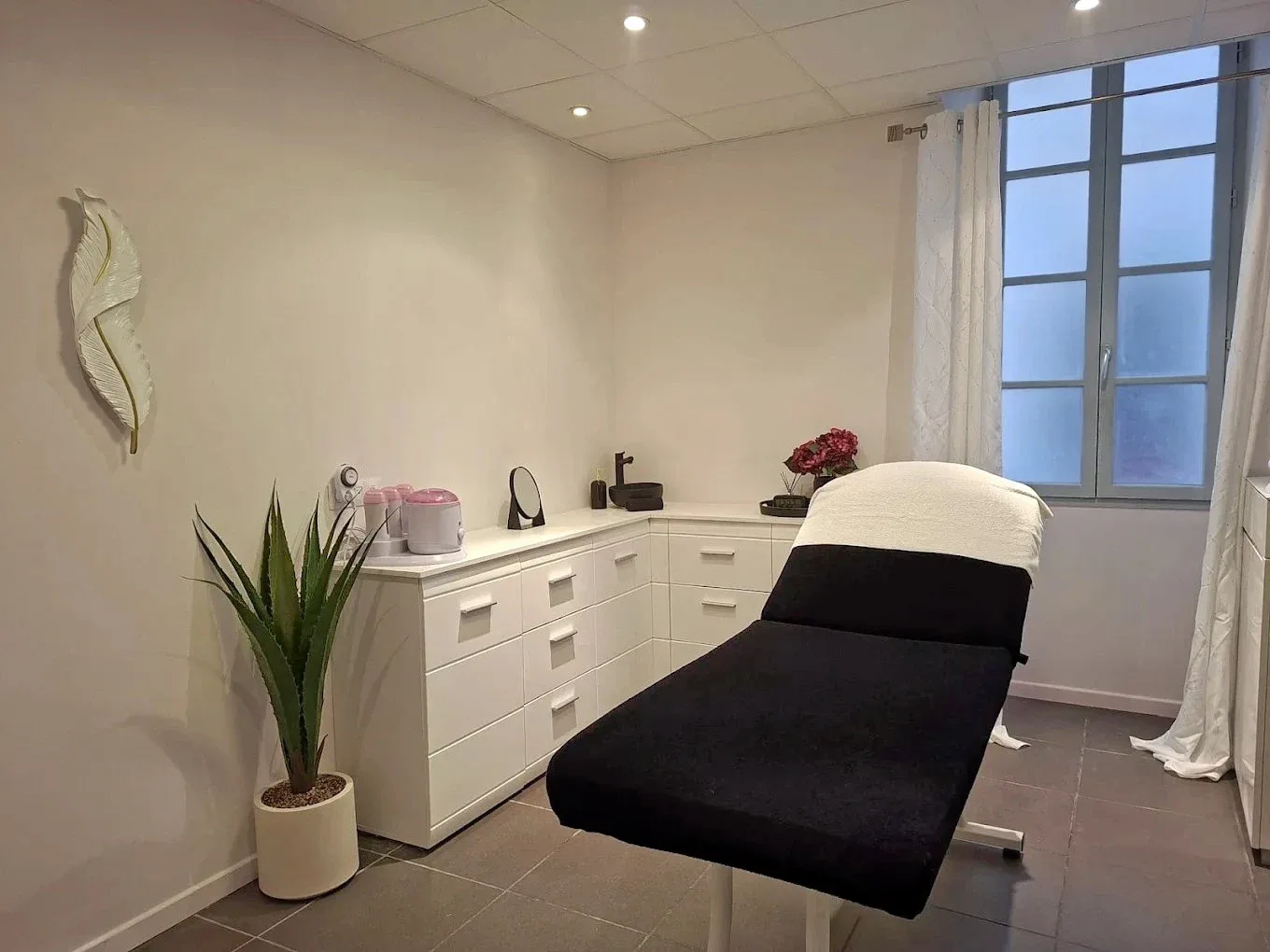 Mademoiselle Swan - Institut de beauté Oloron-Sainte-Marie - Mademoiselle Swan - Photo Galerie - OneBooking