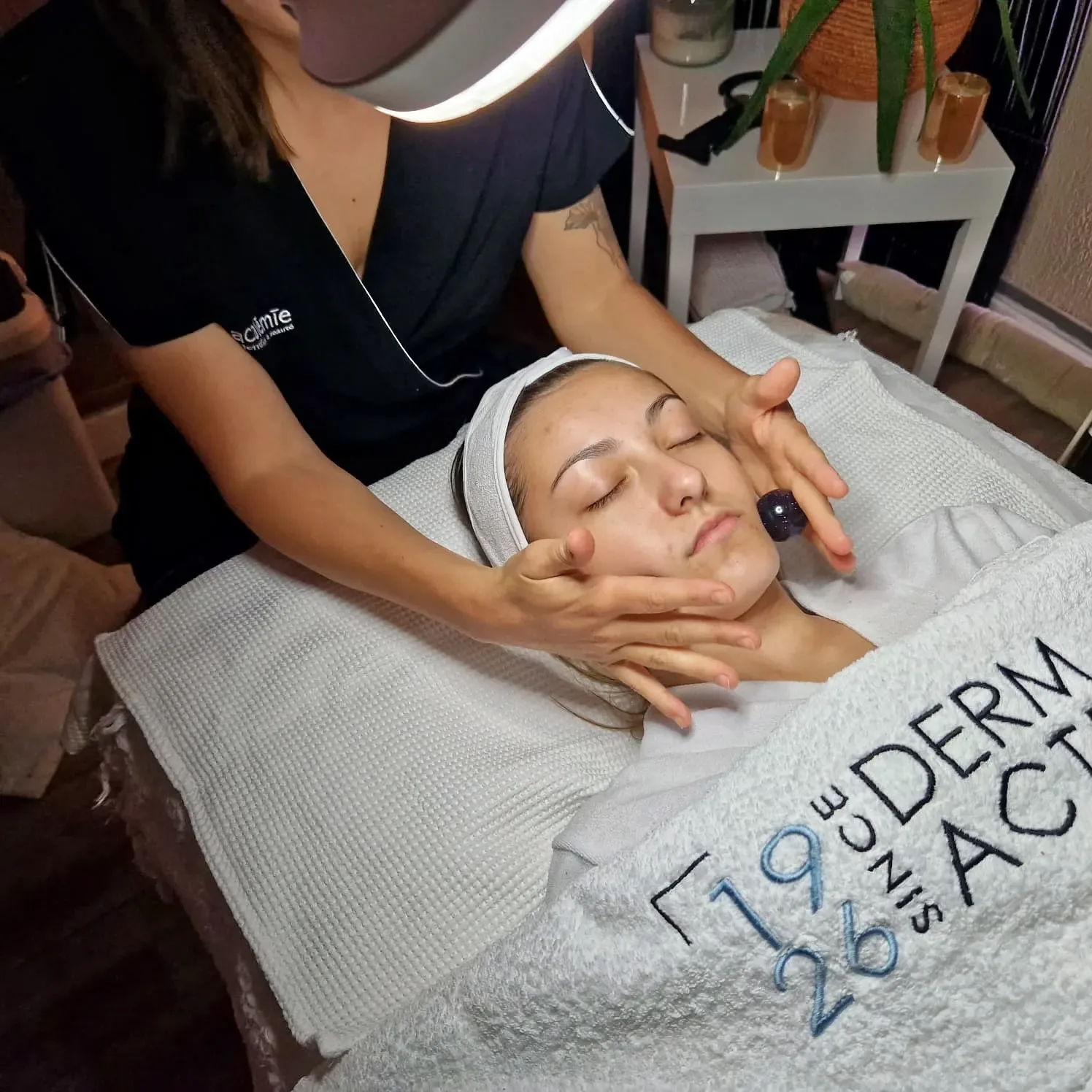 Clin d'Oeil Centre Esthétique Institut Beauté Soin Corps Balnéo UV - Onglerie Oloron-Sainte-Marie - Clin d'Oeil Centre Esthétique Institut Beauté Soin Corps Balnéo UV - Photo Galerie - OneBooking