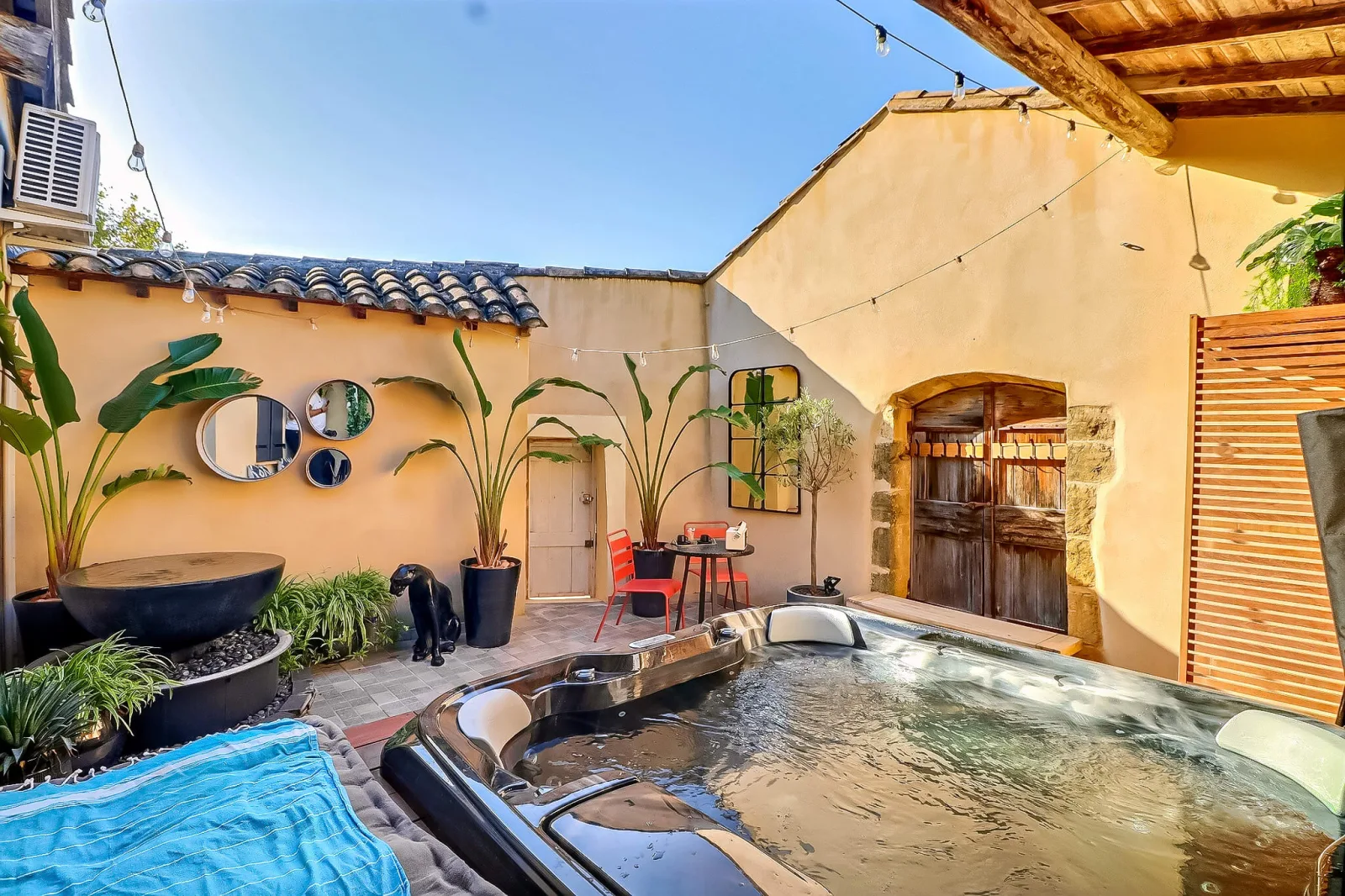 La Vermeillade Suites & SPAs - Massage Congénies - La Vermeillade Suites & SPAs - Photo Galerie - OneBooking