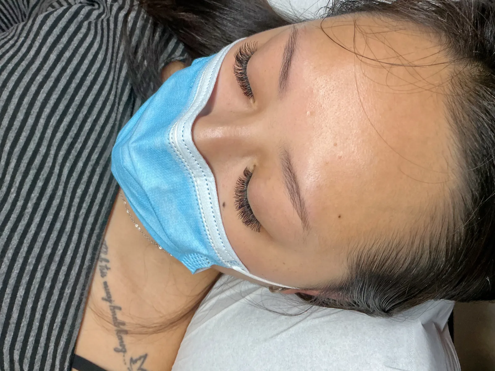 Éclat de cils - Coiffure Redessan - Éclat de cils - Photo Galerie - OneBooking