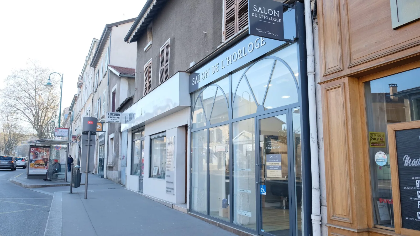 Salon de l'horloge - Tassin - Coiffure Tassin-la-Demi-Lune - Salon de l'horloge - Tassin - Photo Galerie - OneBooking