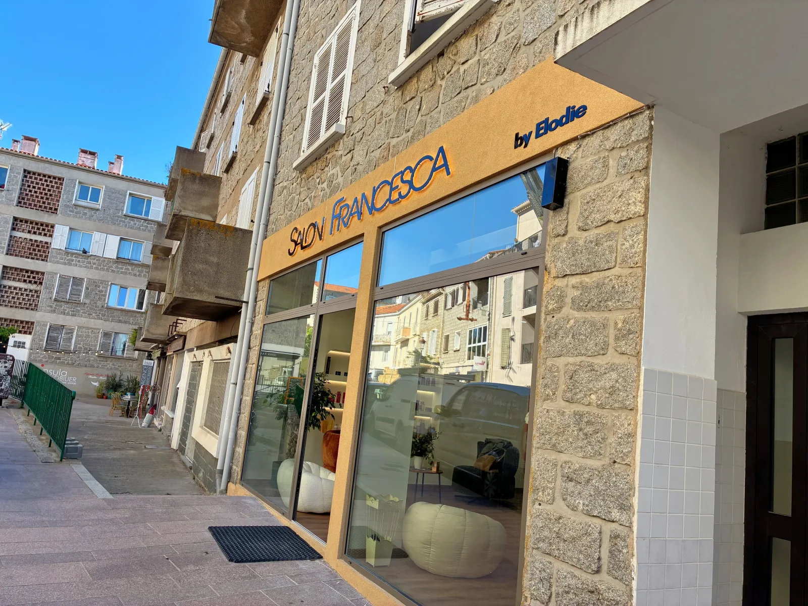 Francesca Coiffure - Coiffure Porto-Vecchio - Francesca Coiffure - Photo Galerie - OneBooking