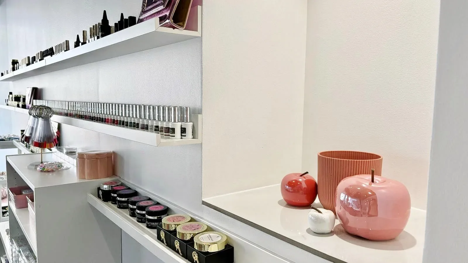 Le Loft Nani et Aude - Onglerie Saverne - Le Loft Nani et Aude - Photo Galerie - OneBooking