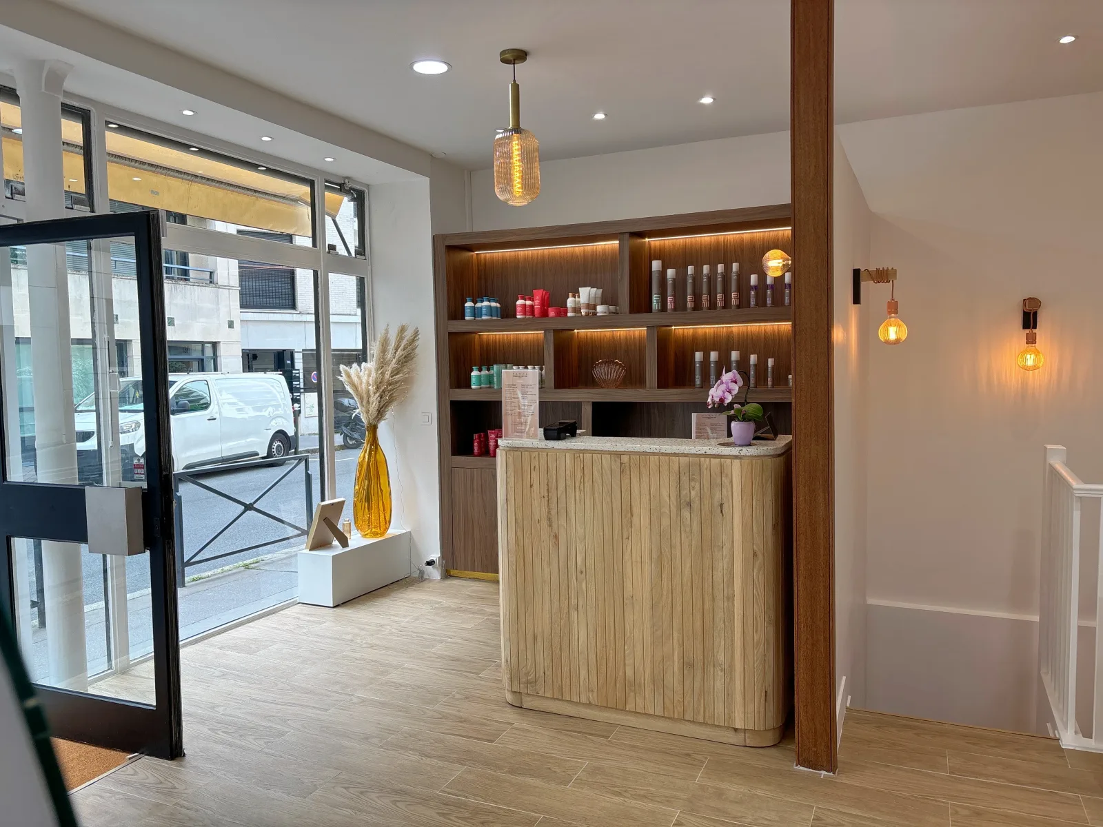 PAMPA ATELIER DE COIFFURE - Onglerie Boulogne-Billancourt - PAMPA ATELIER DE COIFFURE - Photo Galerie - OneBooking