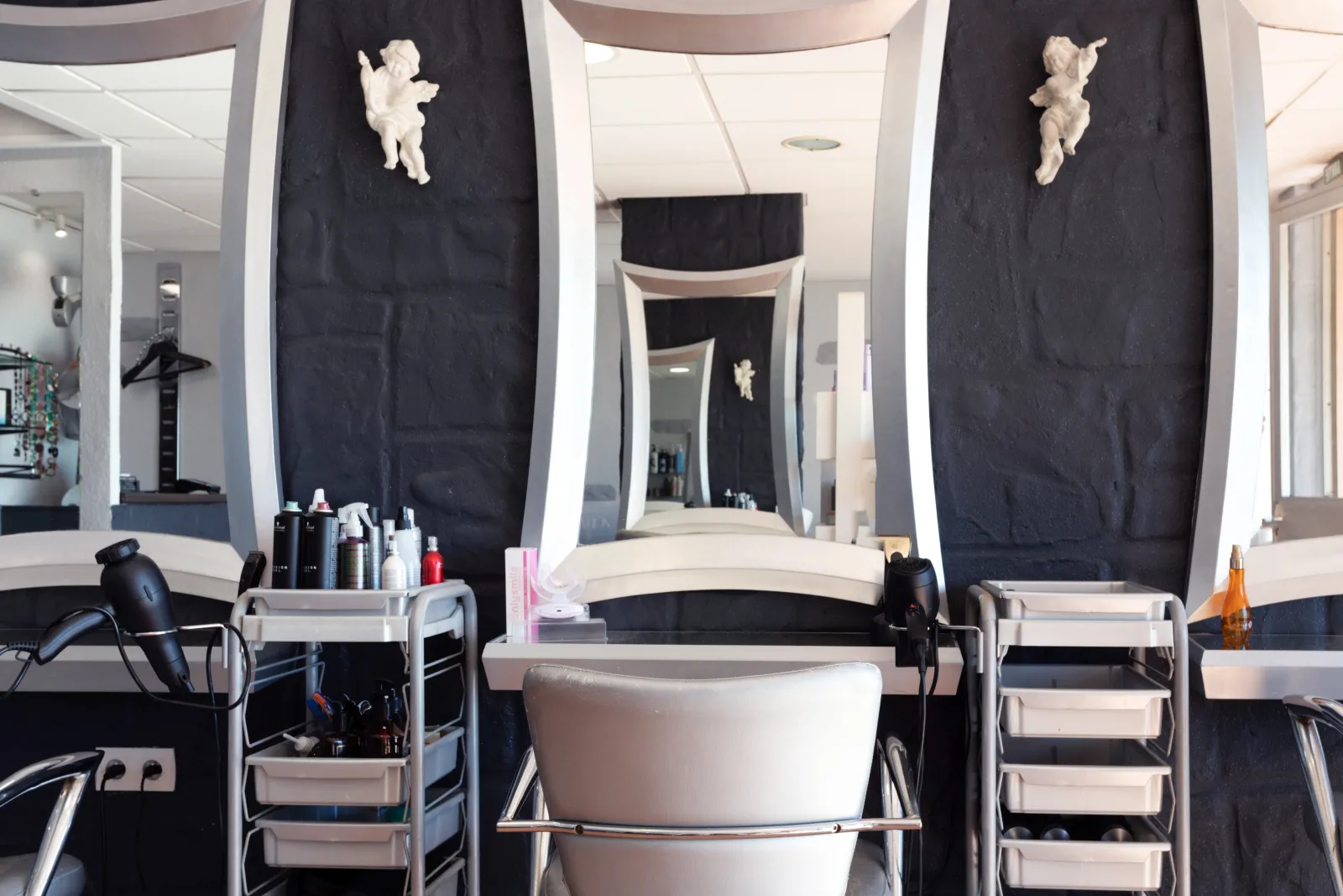 L'instant coiffure Studio - Coiffure Canet-en-Roussillon - L'instant coiffure Studio - Photo Galerie - OneBooking